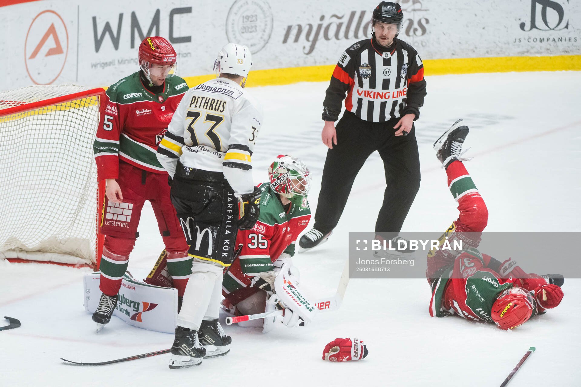MoDos Viktor Persson blir skadad