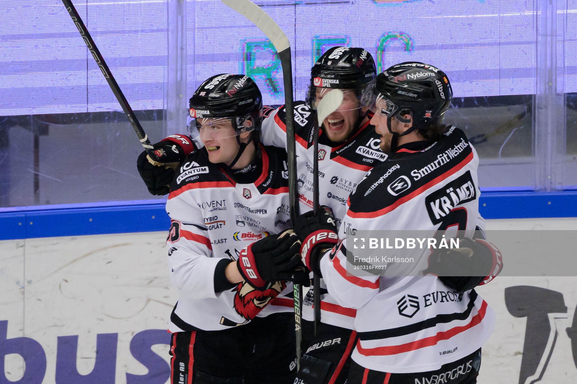 Nybro Vikings Gabriel Säll jublar