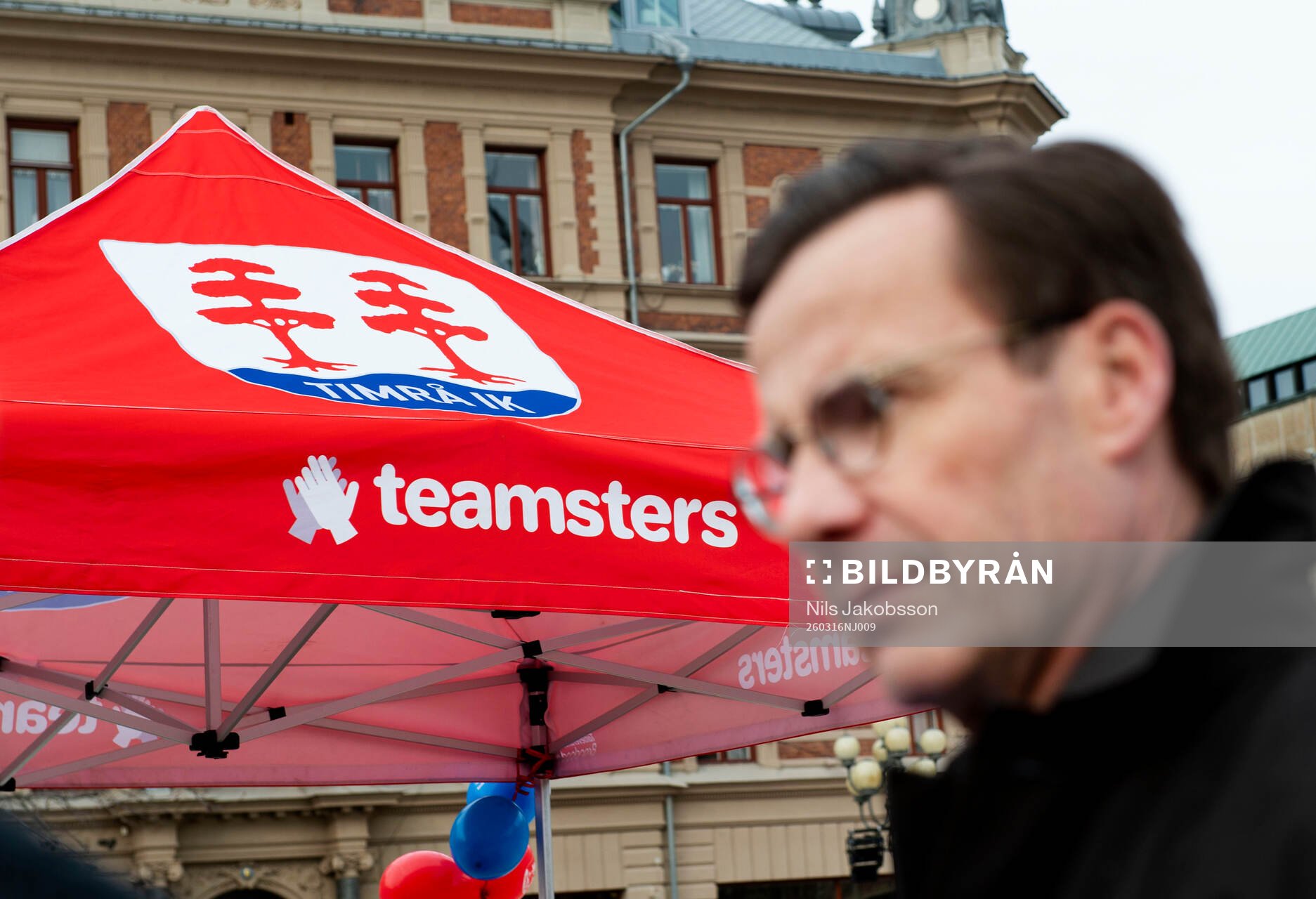Statsminister Ulf Kristersson (M) besöker ett event