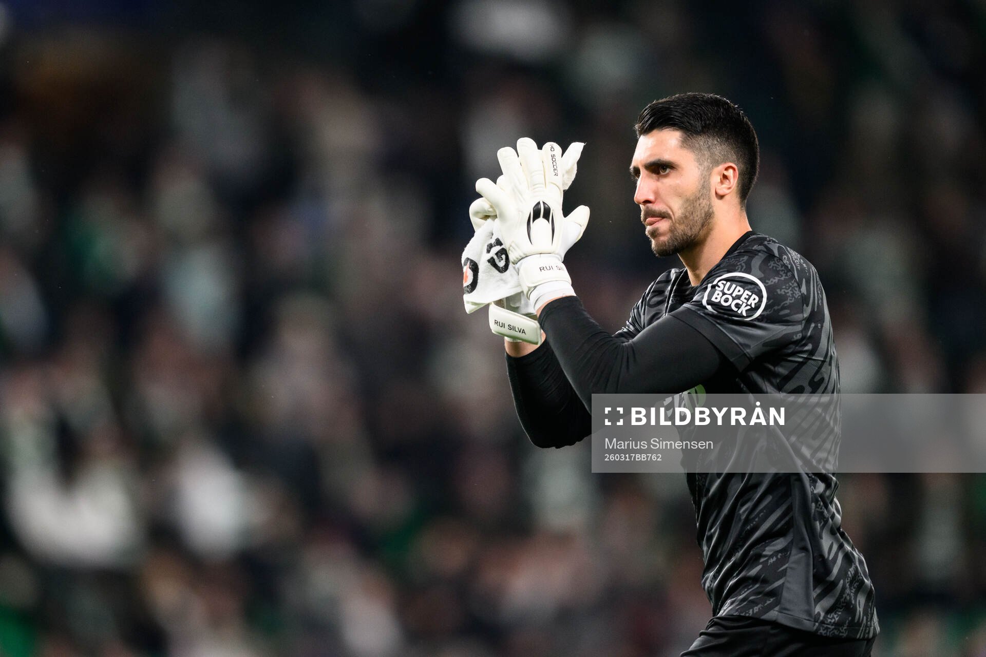 Goalkeeper Rui Silva of Sporting