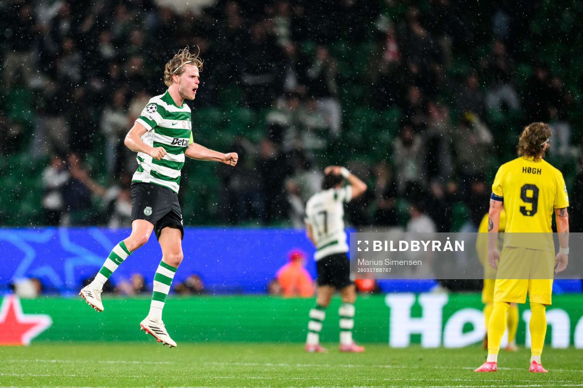 Morten Hjulmand of Sporting celebrates