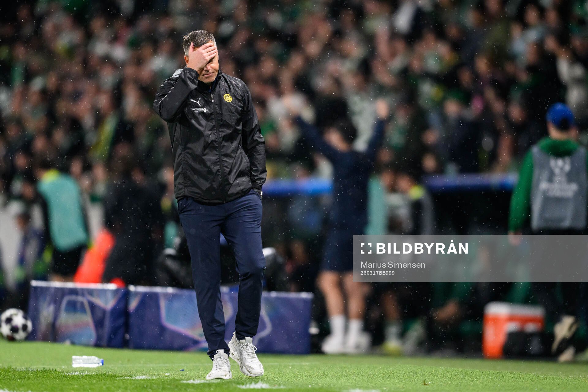 Head coach Kjetil Knutsen of Bodø/Glimt looks dejected