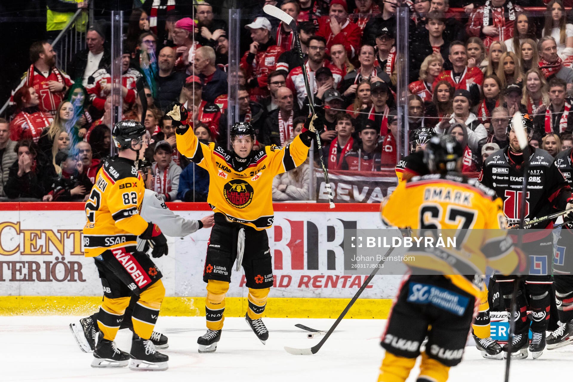Luleås Mathias Bromé jublar vid 1-1 målet