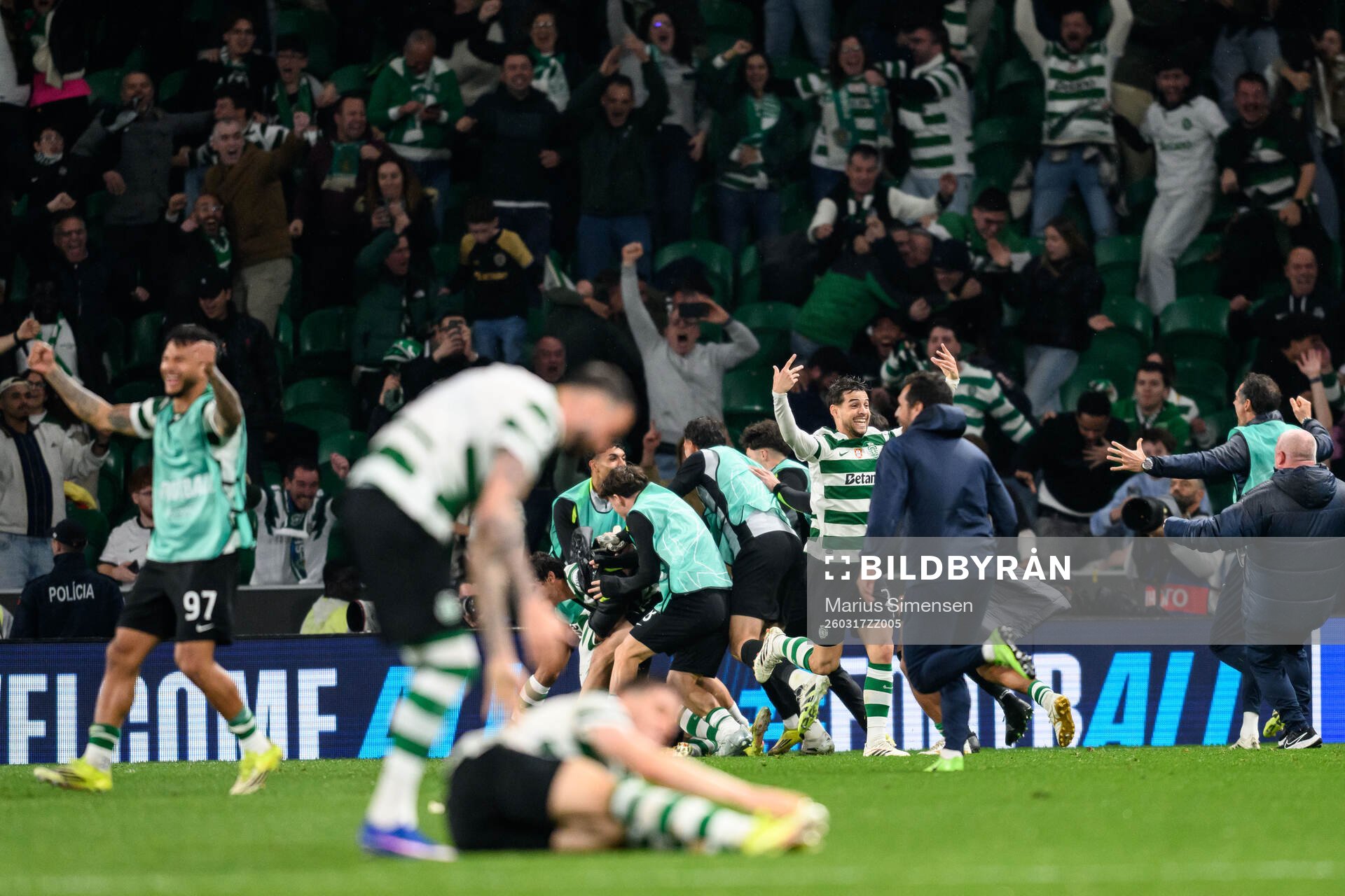 Players of Sporting celebrate