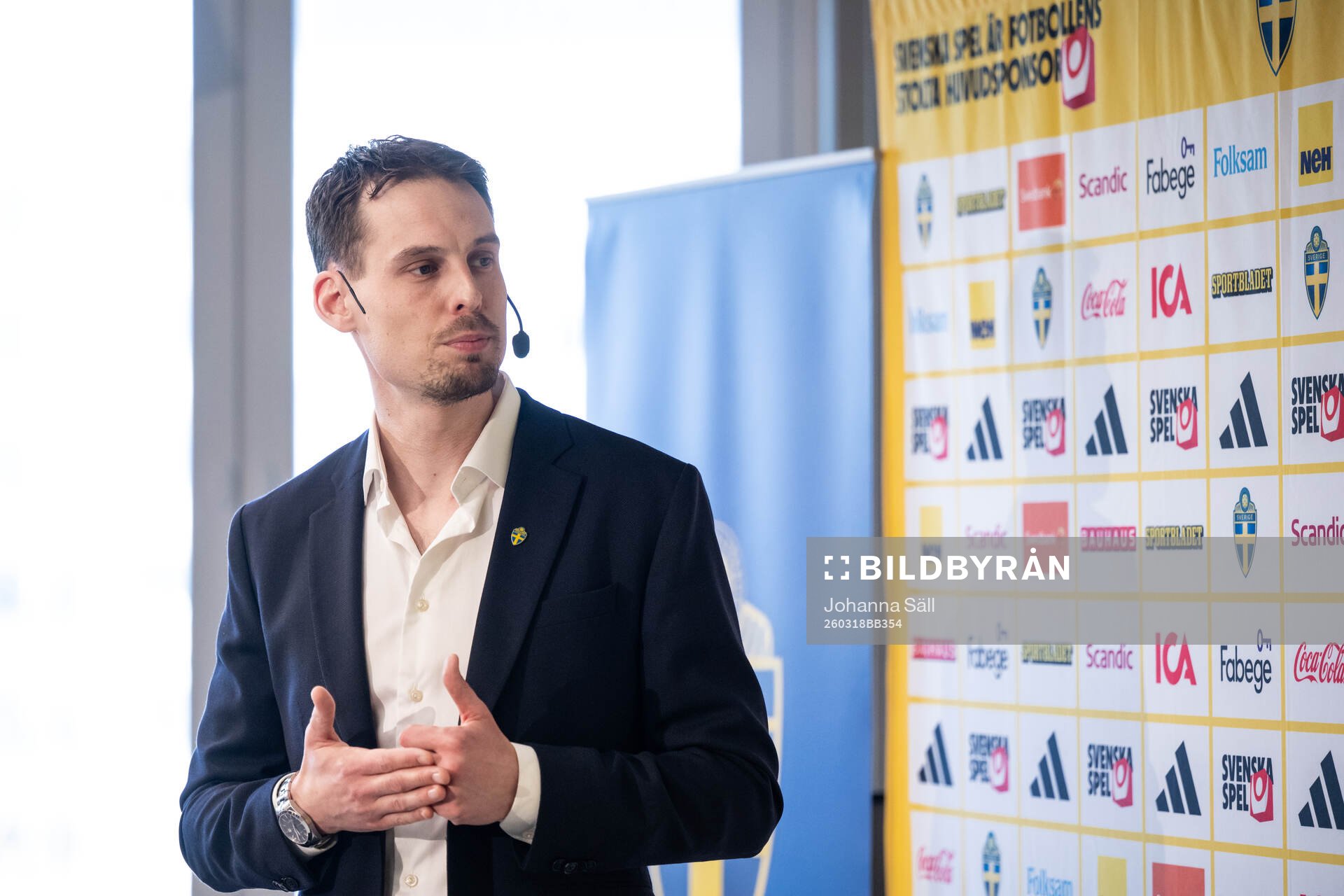 Head coach Daniel Bäckström of the Swedish
