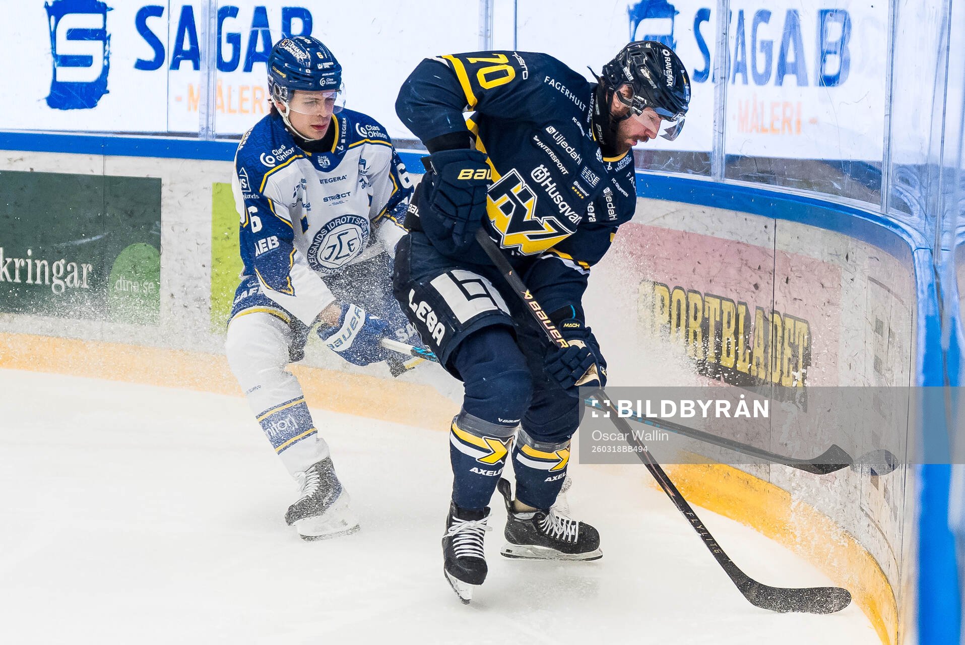 Leksands Alexander Lundqvist och HV71s Lukas Rousek