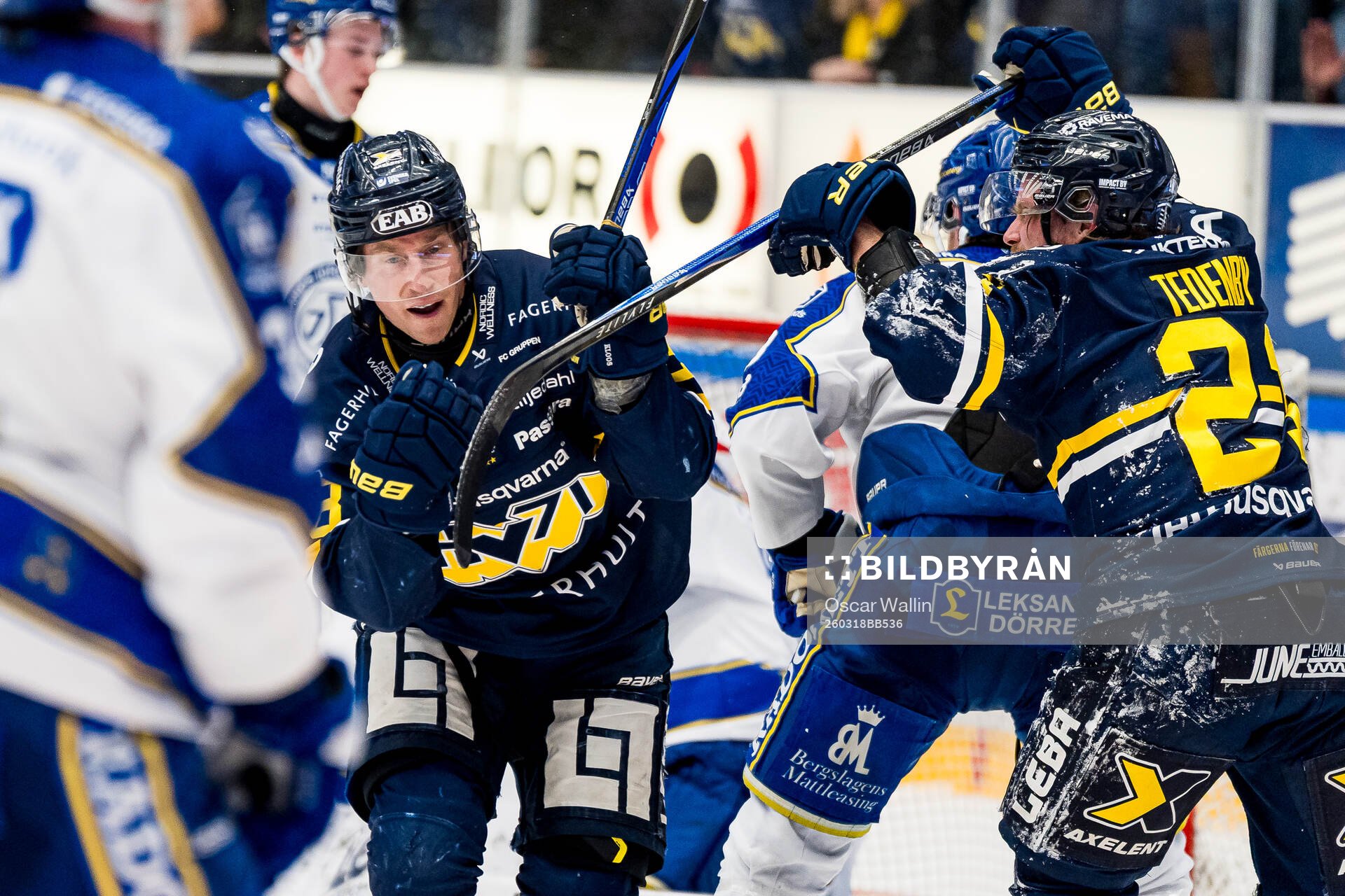 HV71s Justin Glenn Kloos jublar