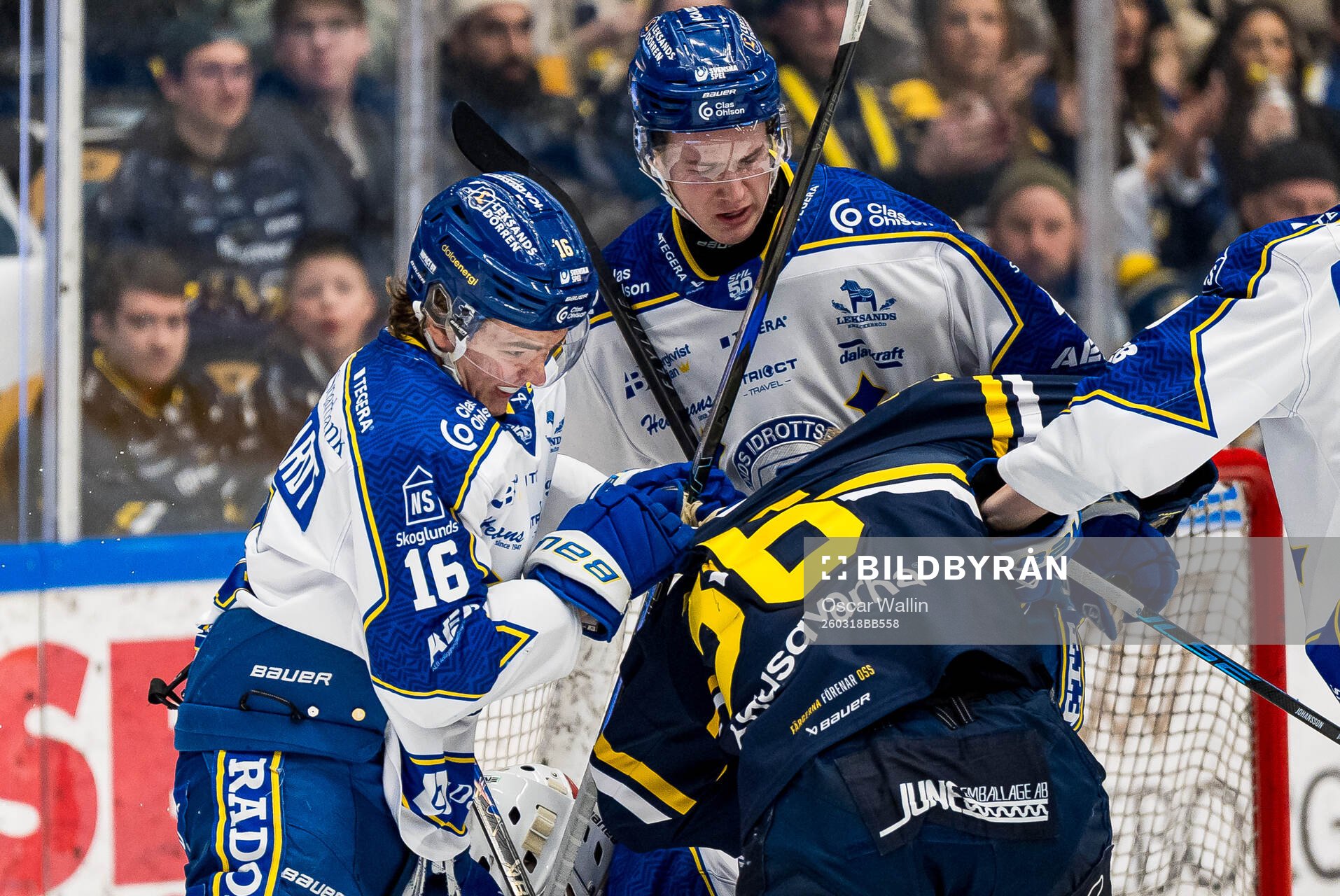 Leksands Rocky Langvardt och Tinus Luc Koblar mot HV71s