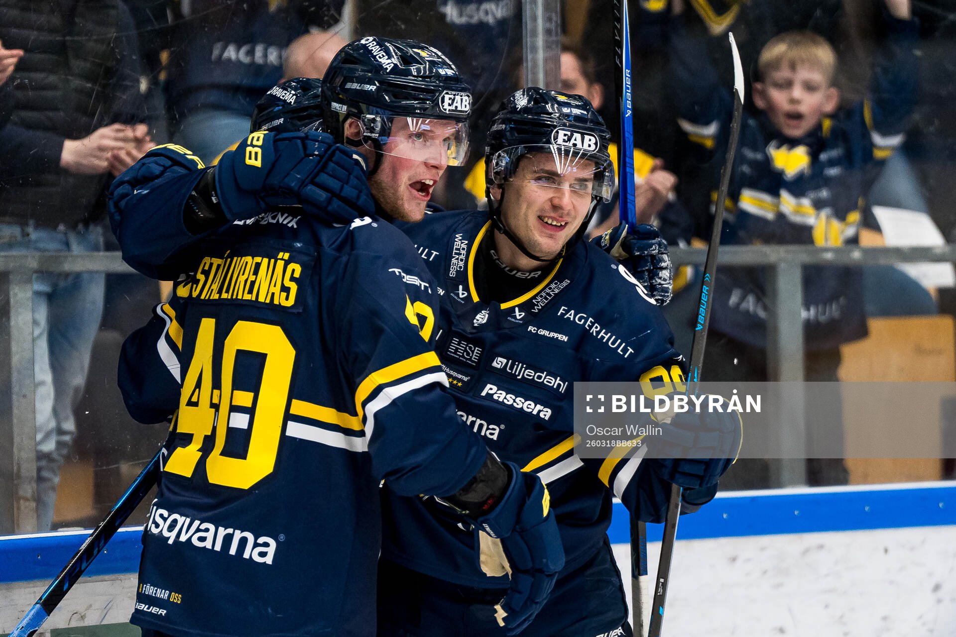 HV71s Martin Johnsen jublar