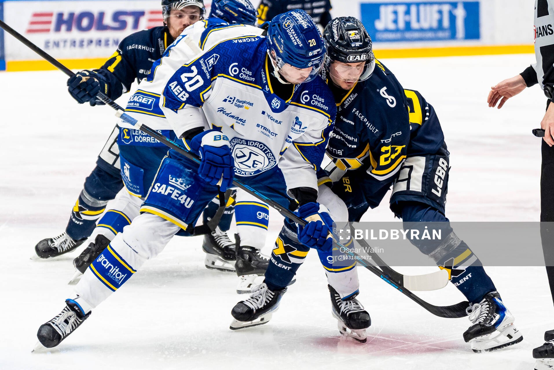 Leksands Nolan Stevens och HV71s Victor Laz
