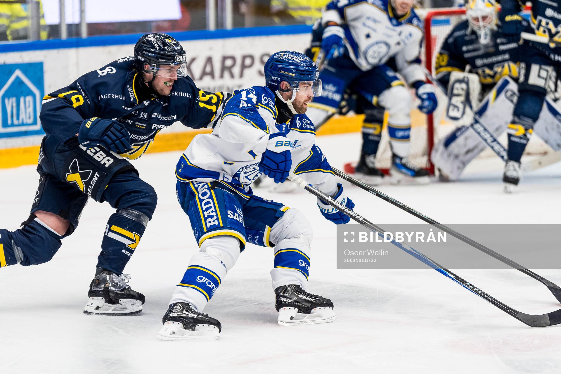 HV71s Niklas Hansson och Leksands Oskar Lang