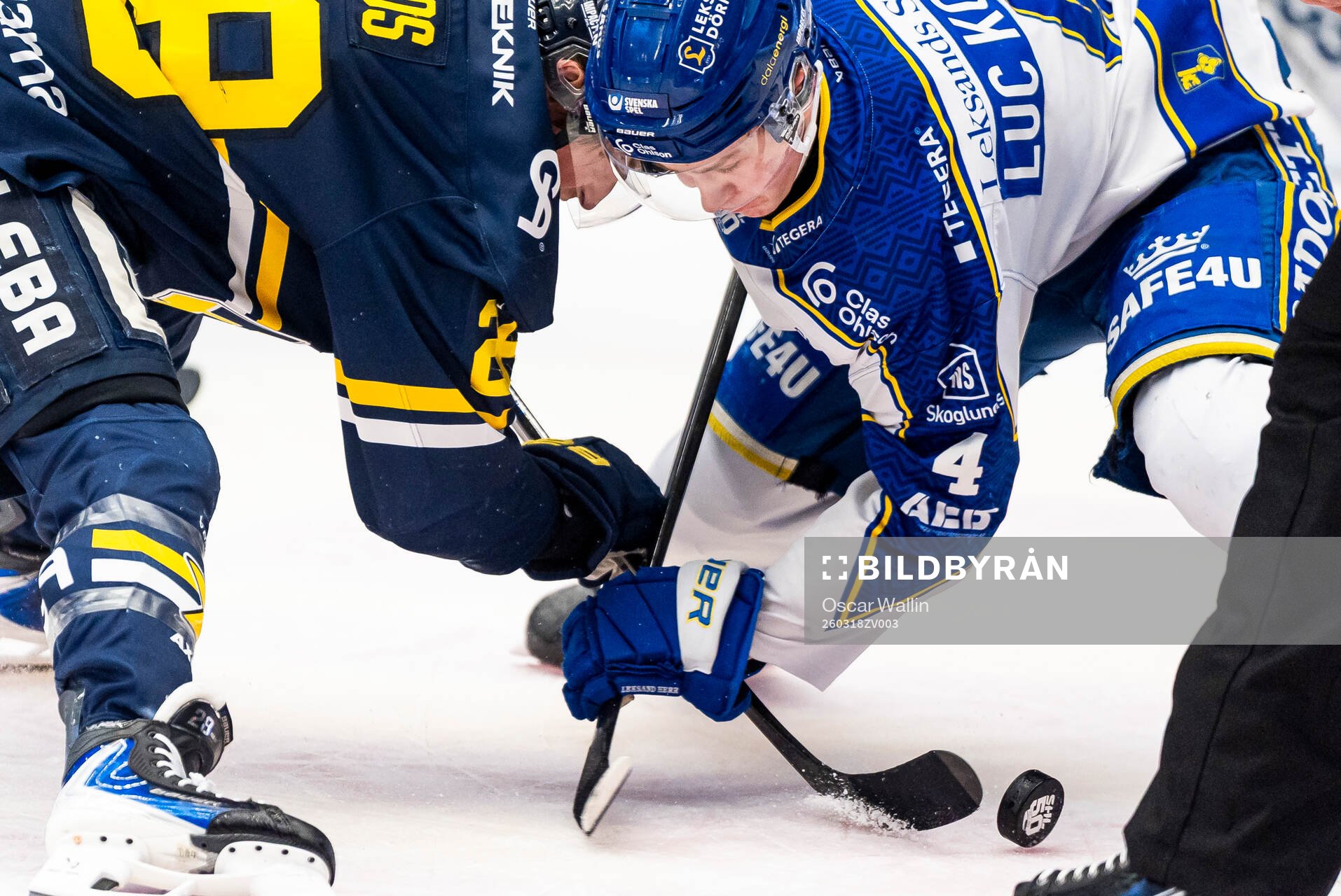 HV71s Justin Glenn Kloos och Leksands Tinus Luc Koblar