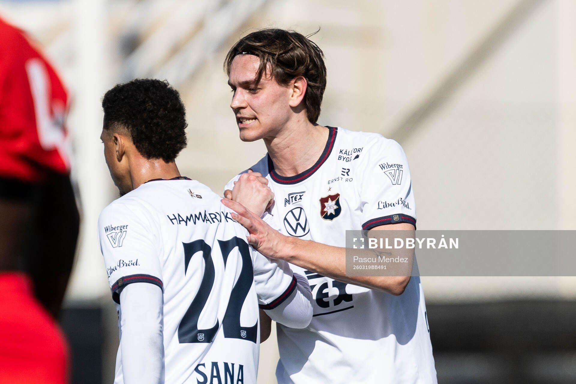 Örgrytes Noah Christoffersson jublar med Tobias Sana