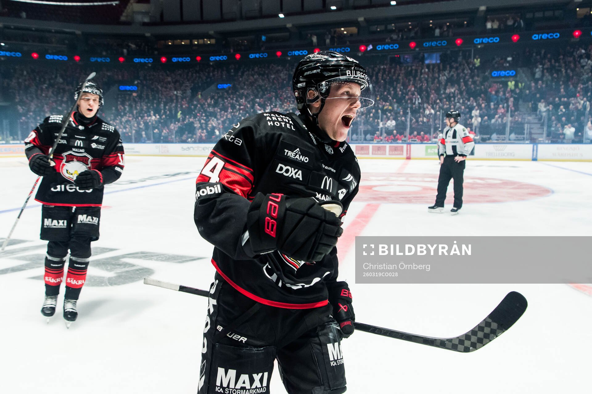 Malmö Redhawks Filip Björkman jublar
