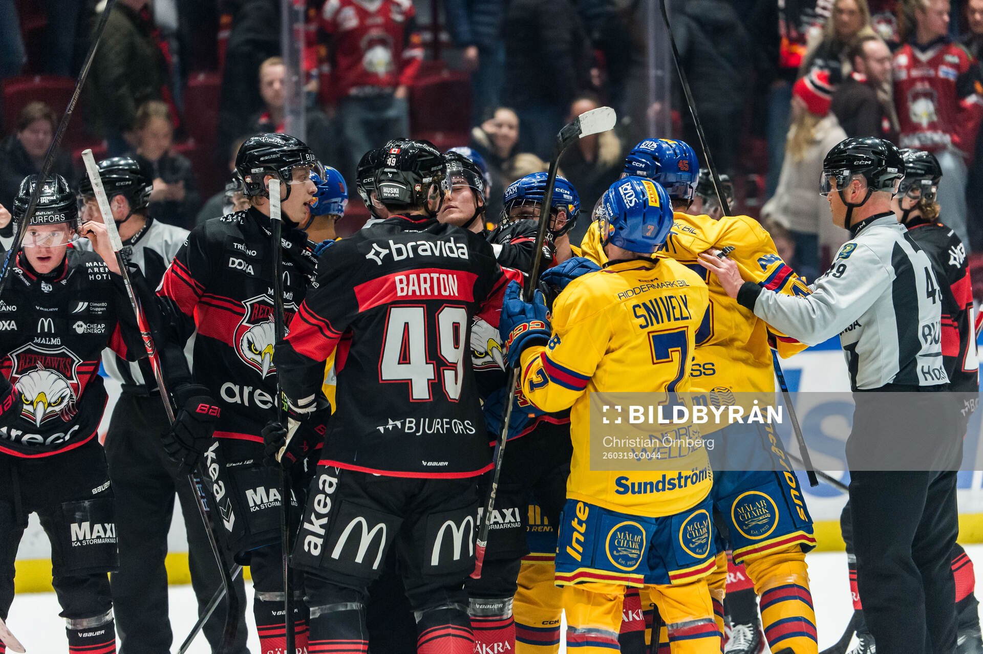 Upprörda känslor i båda lagen