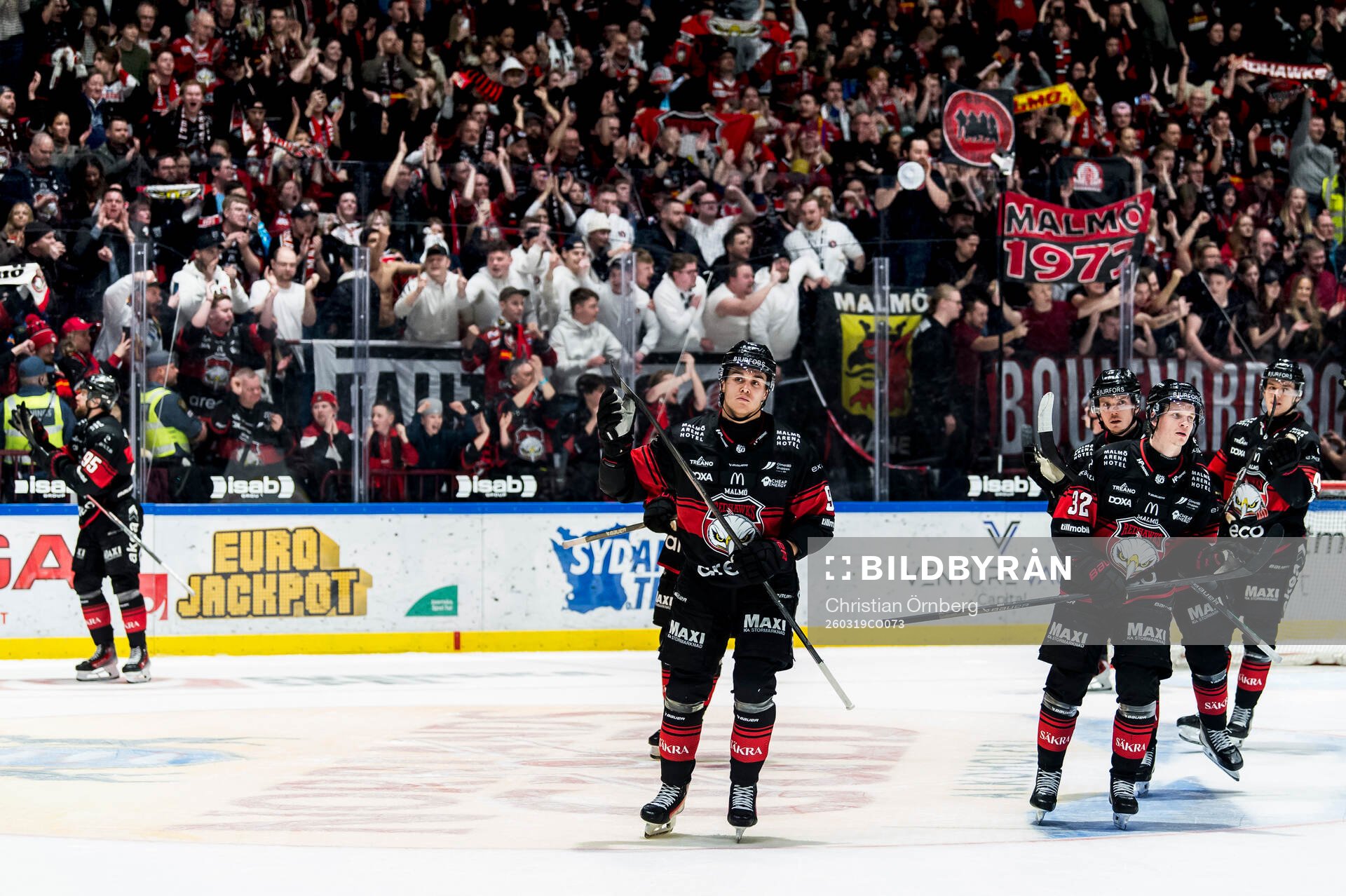 Malmö Redhawks spelare jublar
