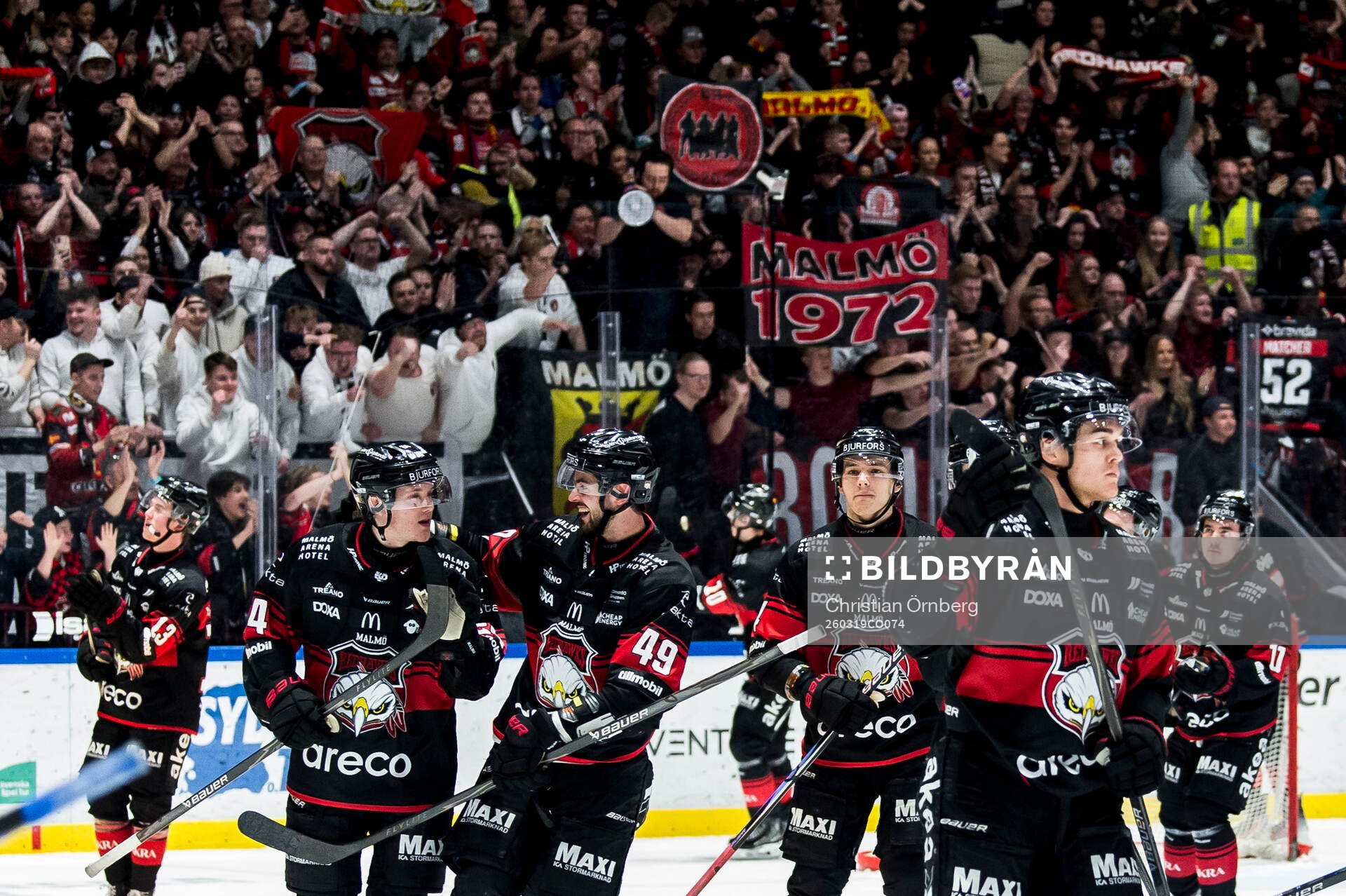 Malmö Redhawks spelare jublar