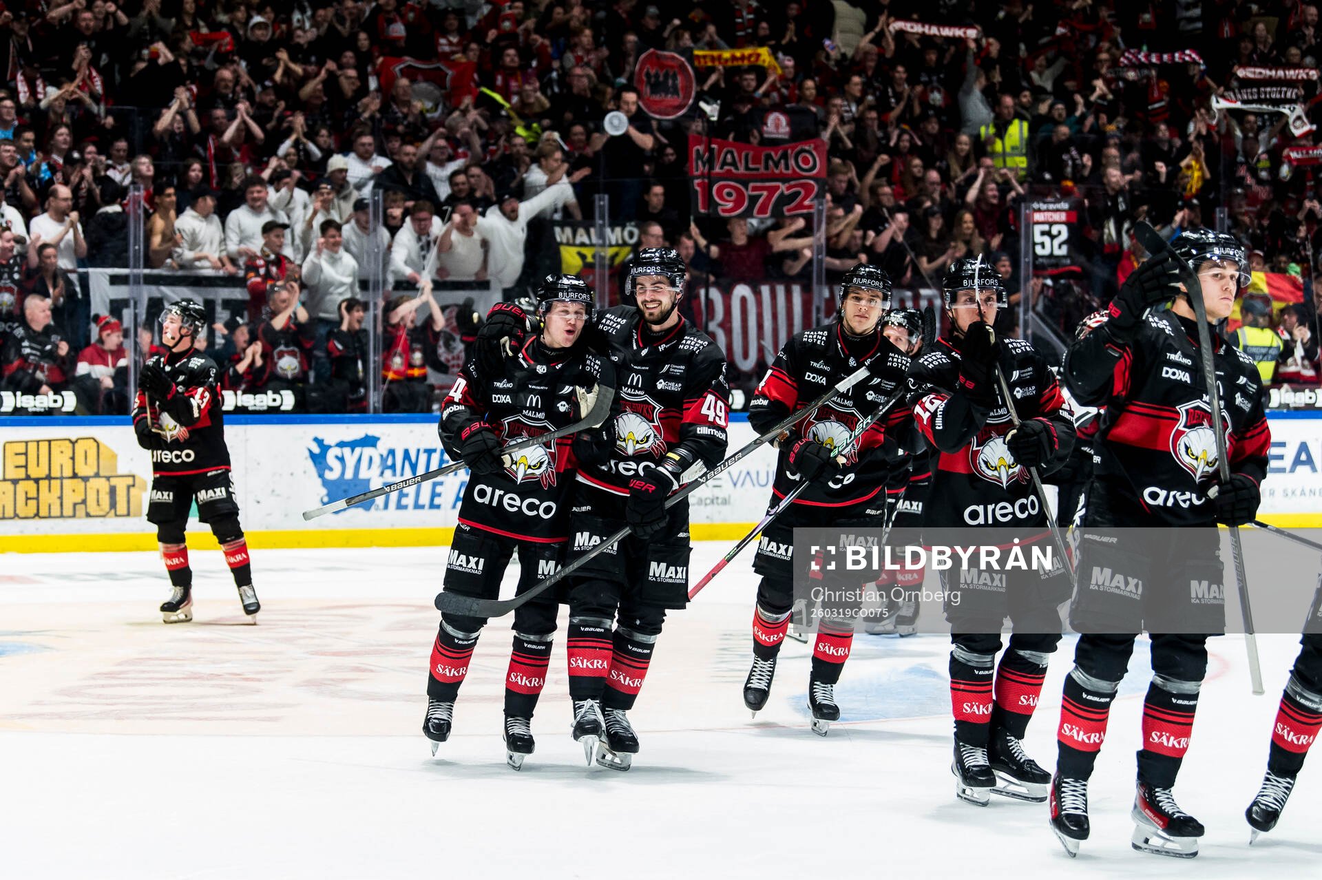Malmö Redhawks spelare jublar