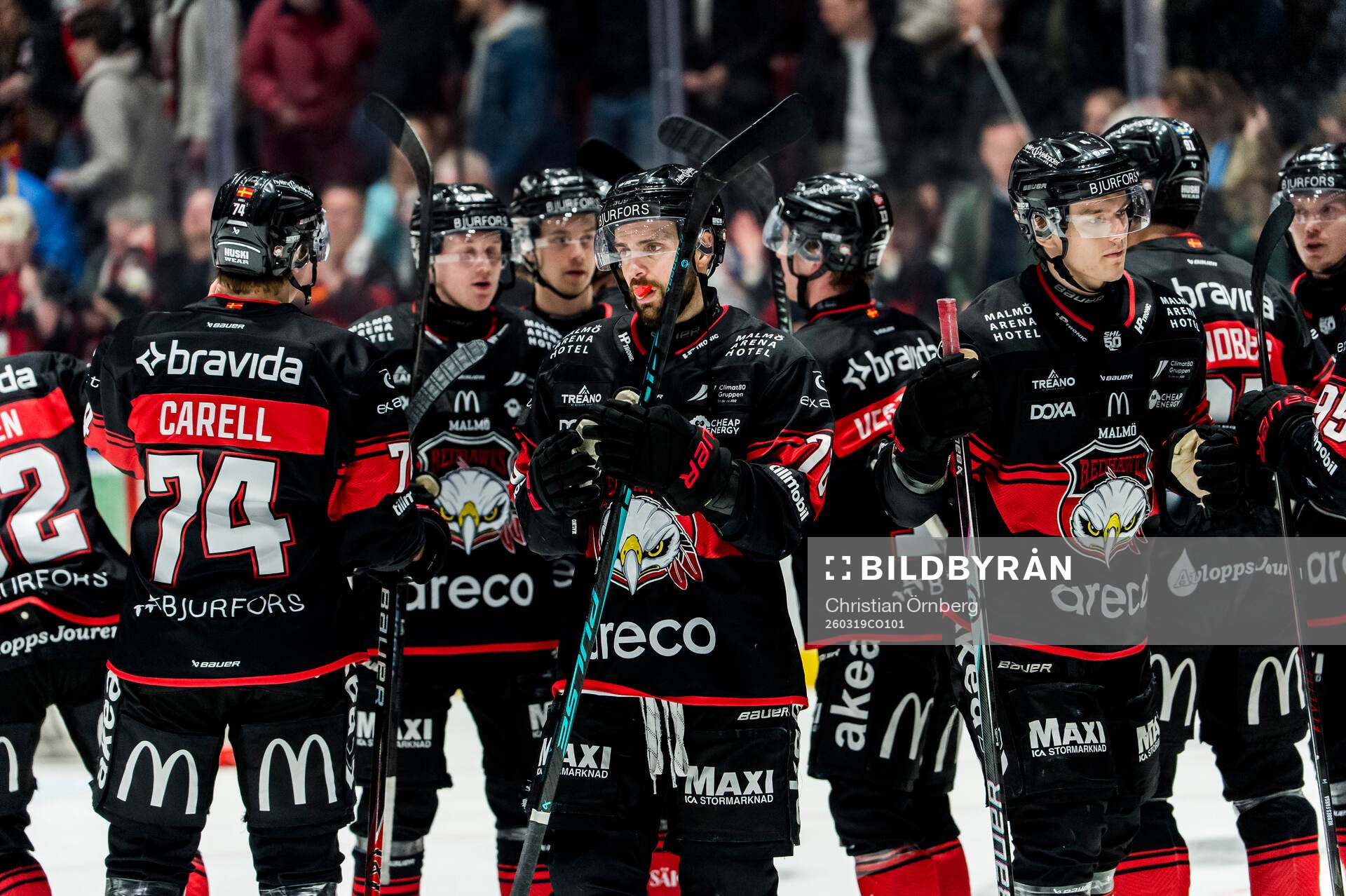 Malmö Redhawks Robin Hanzl jublar med lagkamraterna