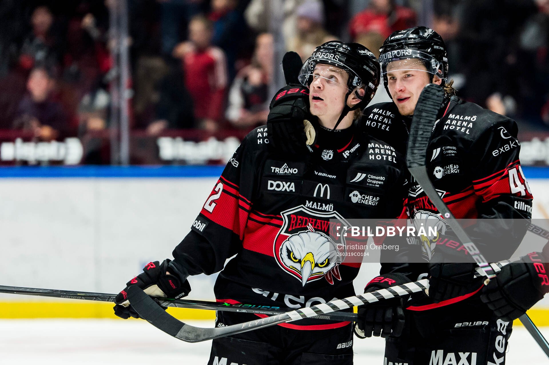 Malmö Redhawks Janne Kuokkanen och Lauri Pajuniemi jublar