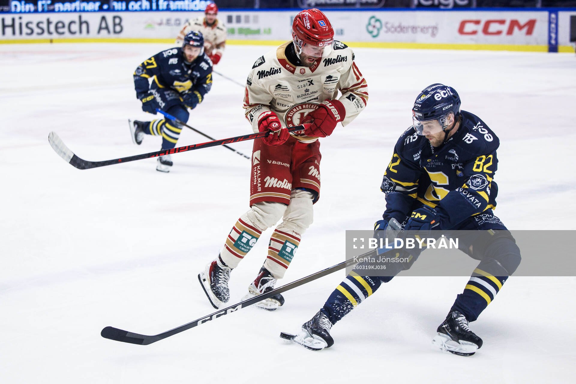 Kalmars Jesper Lindén och Södertäljes Roope Laavainen