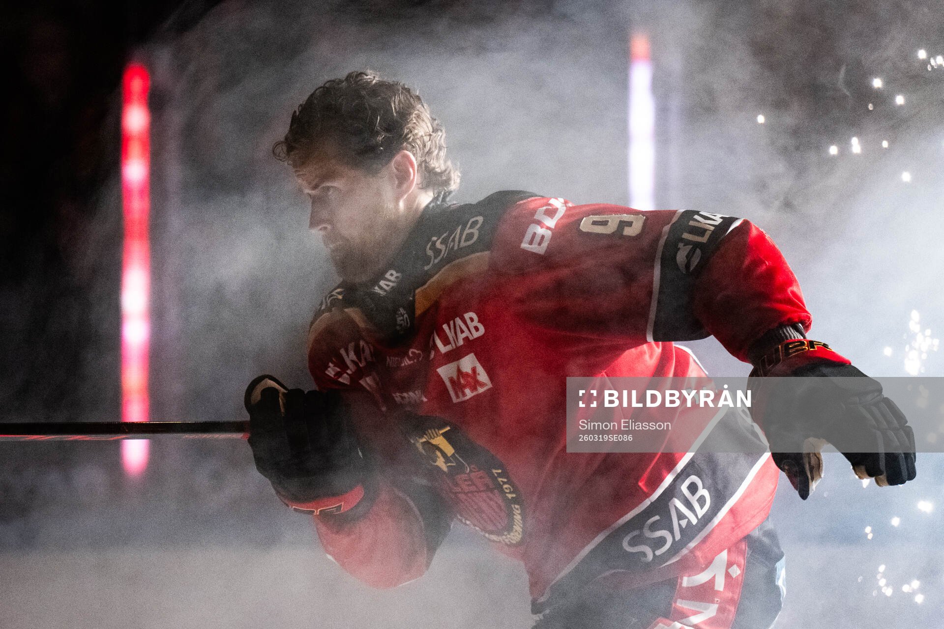 Luleås Heikki Liedes åker genom björngapet