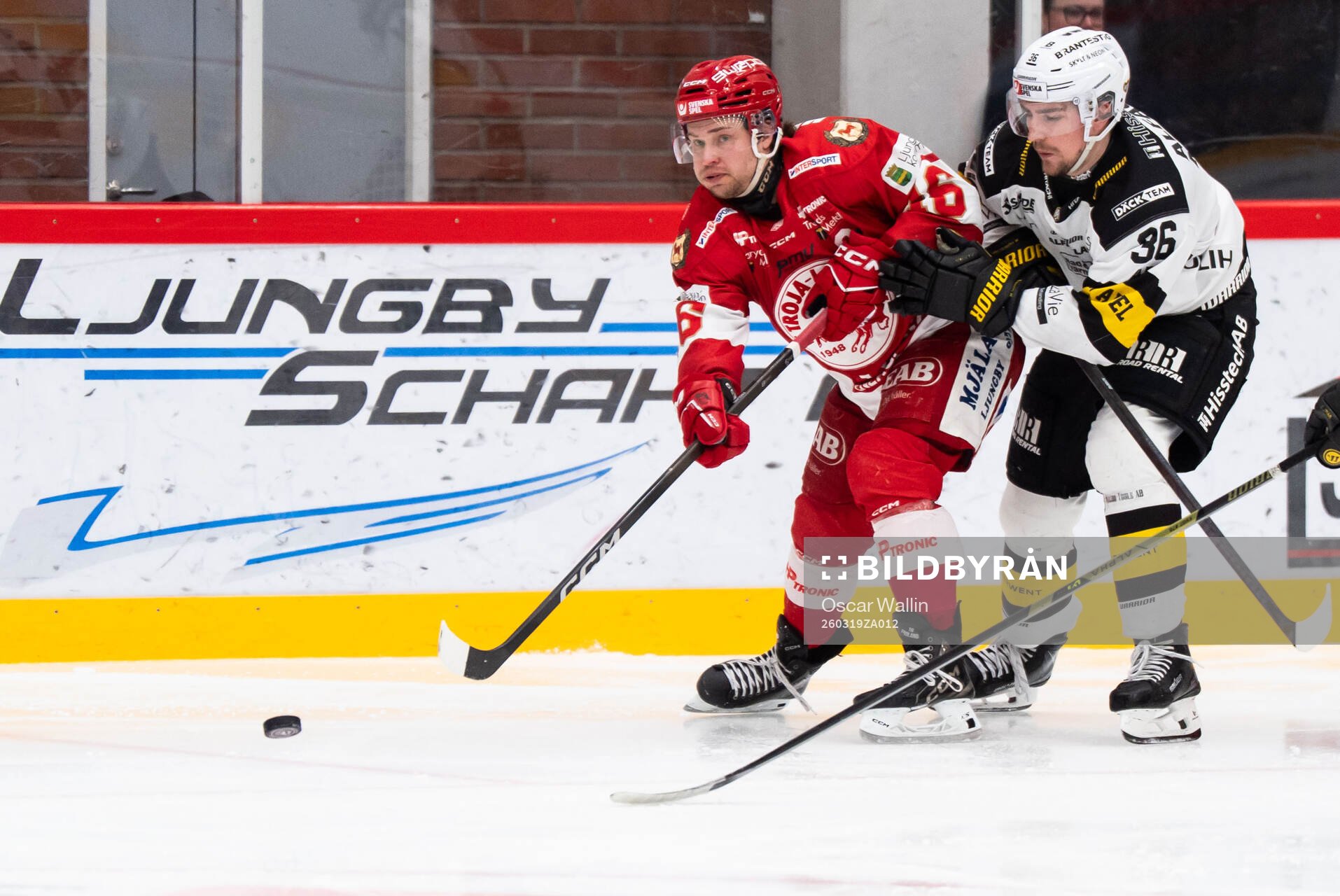 Troja/Ljungbys Dennis Fröland och Västerås Olle Norberg