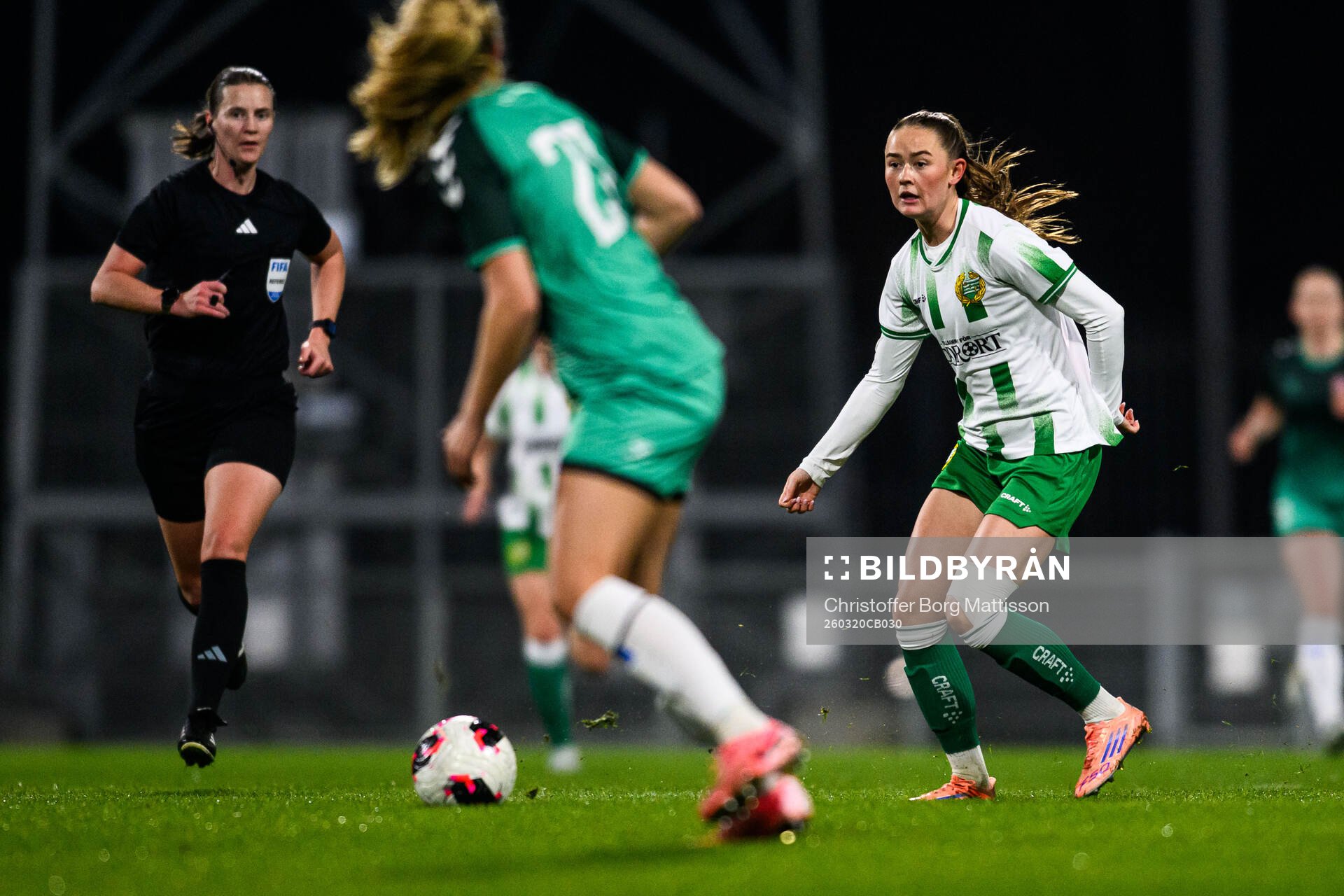 Domare Lovisa Johansson och Hammarbys Svea Rehnberg