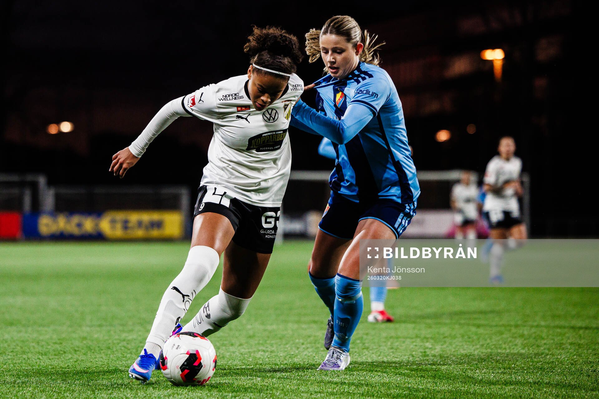 Häckens Felicia Schröder och Djurgårdens Emma Holmqvist
