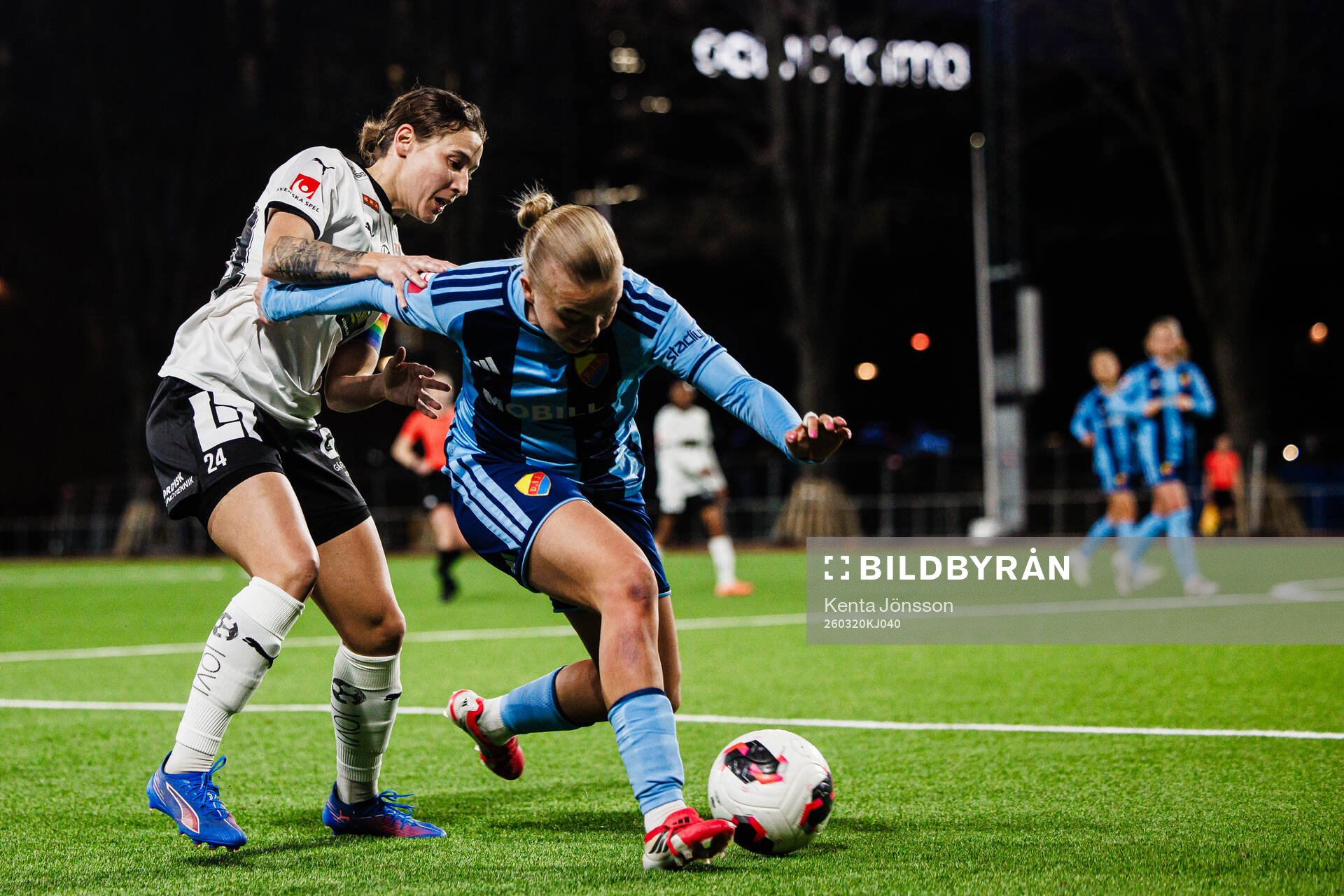 Häckens Tabby Tindell och Djurgårdens Elin Westlund