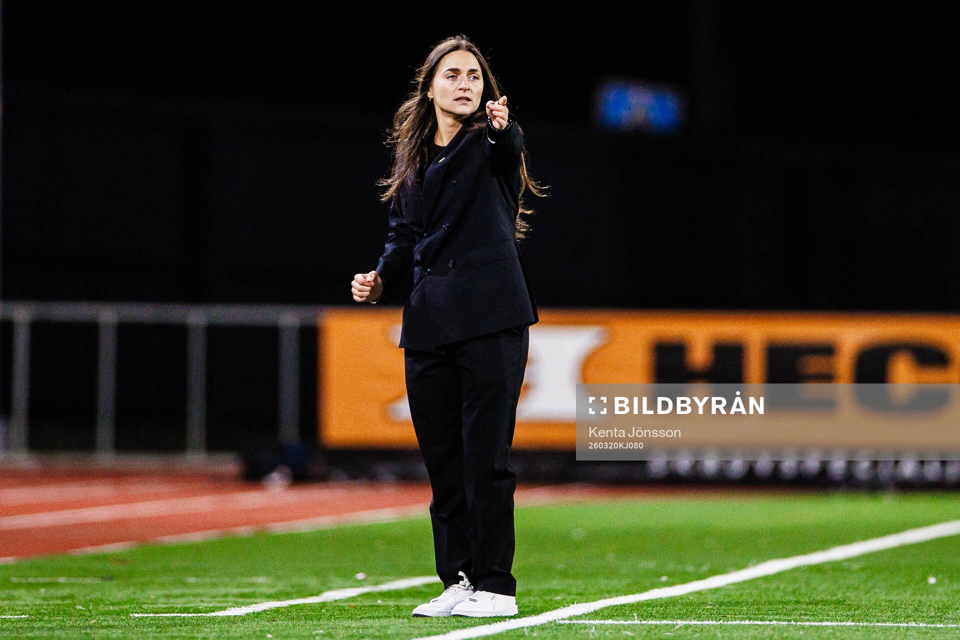 Häckens tränare Elena Sadiku