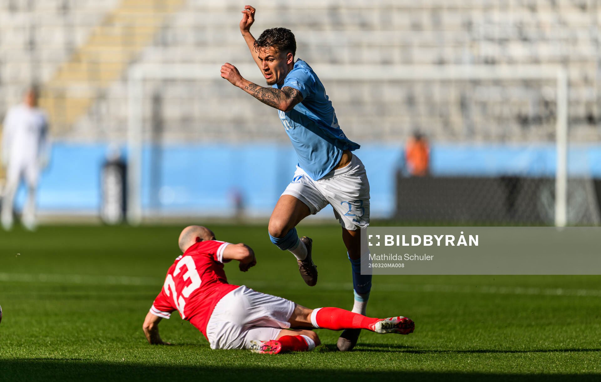 Kalmars Robert Gojani och Malmö FFs Noah Åstrand John