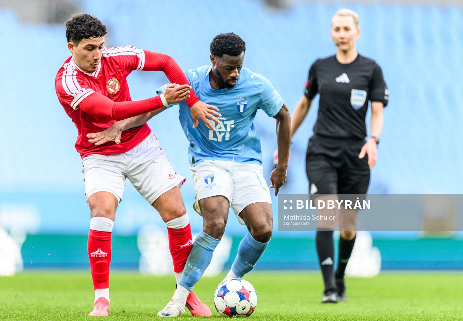 Kalmars Nassef Chourak och Malmö FFs Emmanuel Ekong