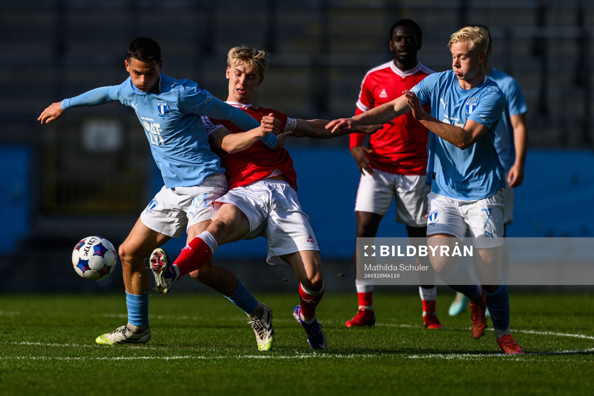 Malmö FFs Jovan Milosavljevic och Kalmars Carl Gustafsson