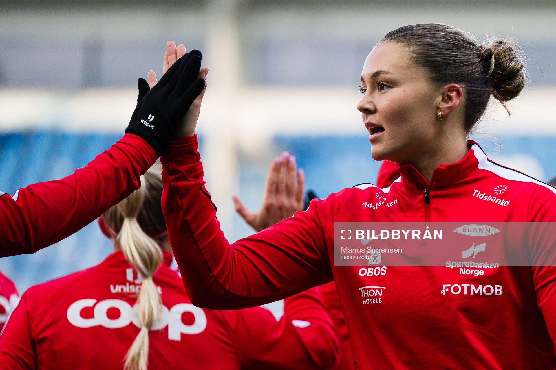 Anna Nerland Aahjem of Brann warms up