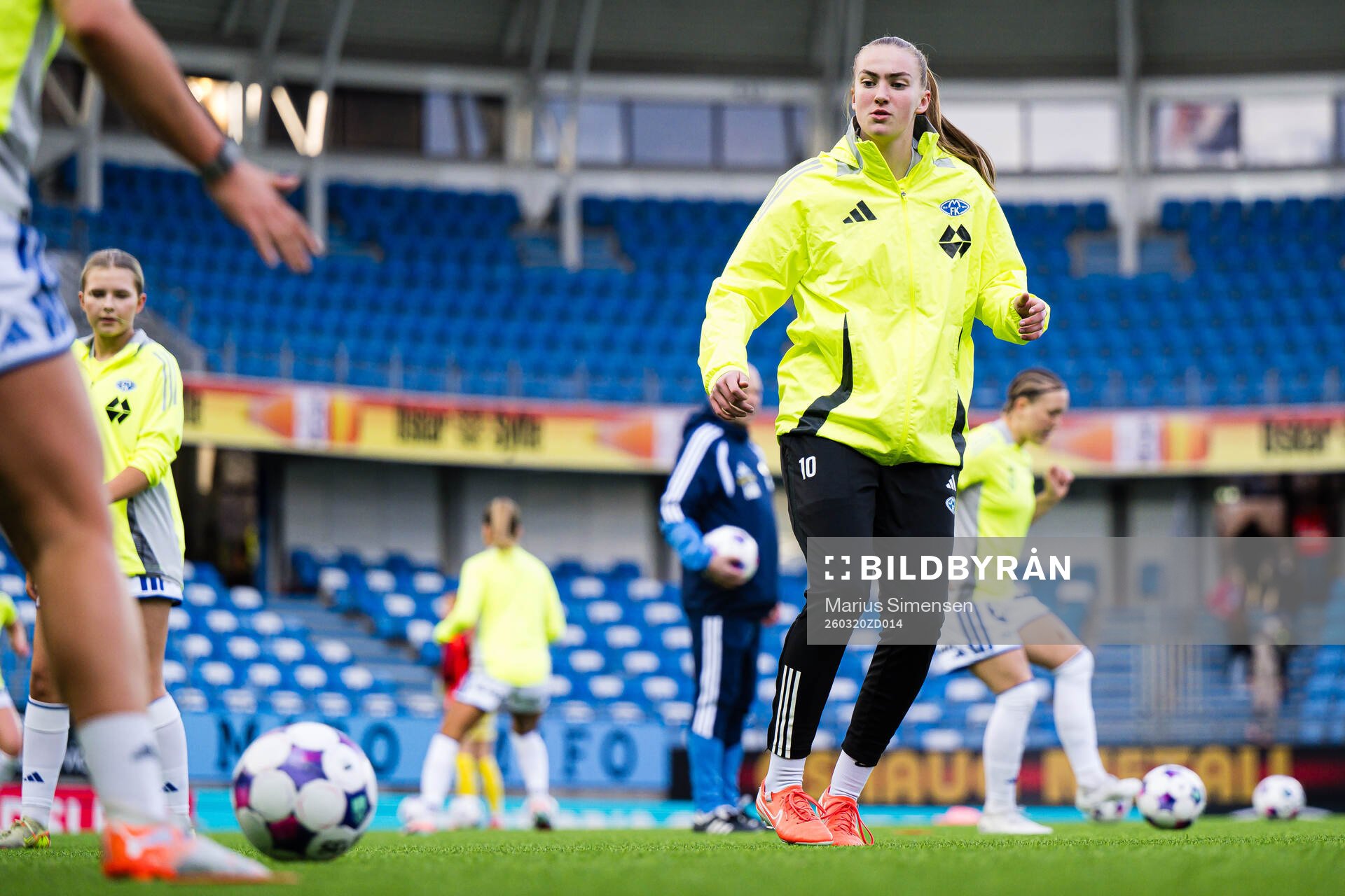 Ida Emilie Heggem Warvik of Molde warms up