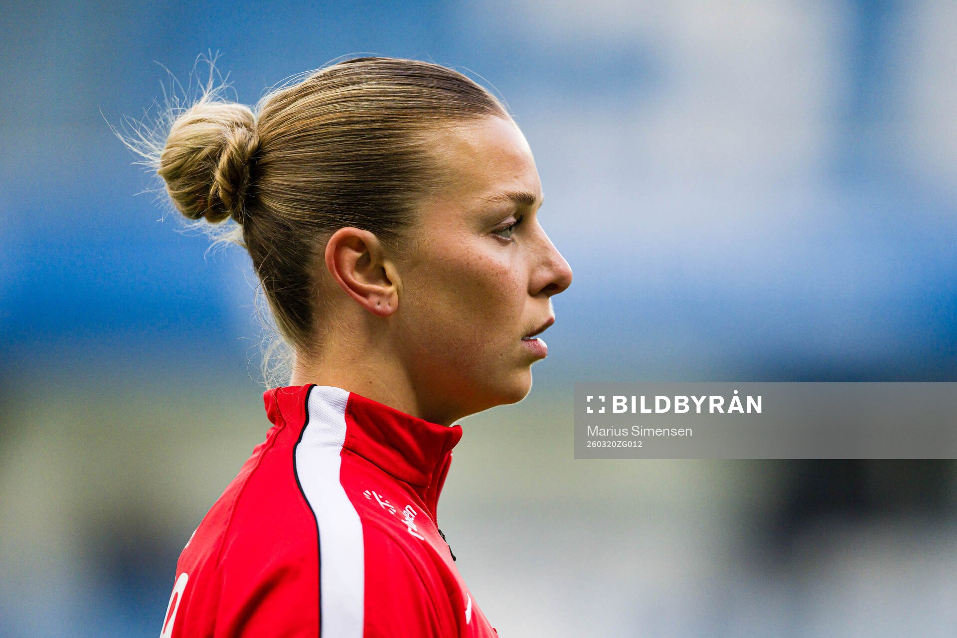 Dilja Yr Zomers of Brann warms up