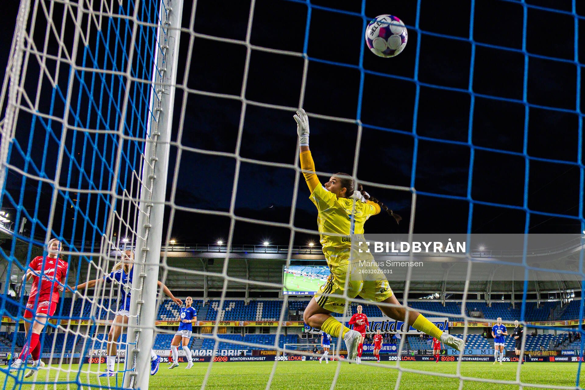 Goalkeeper Kenna Marie Caldwell of Molde