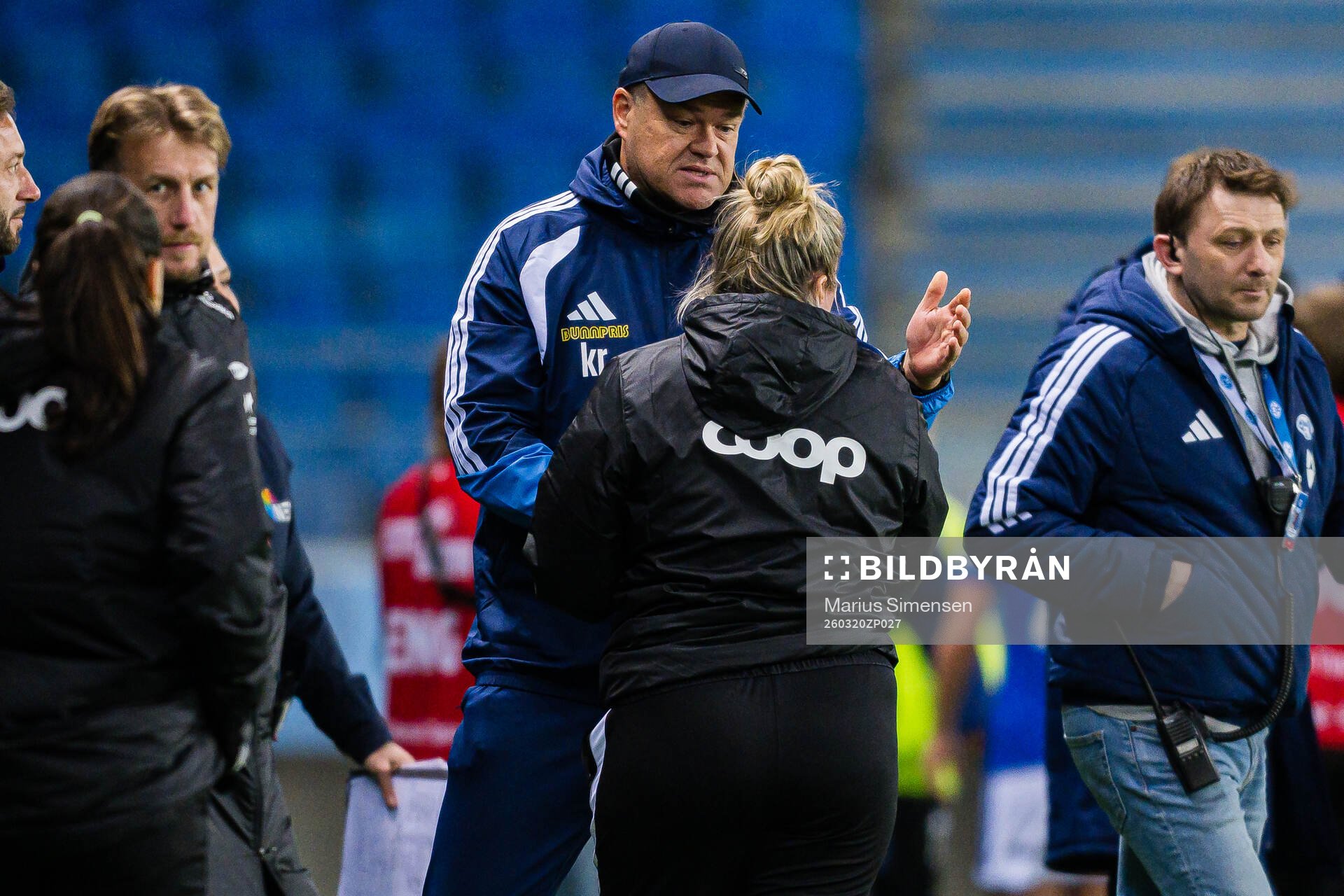 Head coach Kent Rudning of Molde and head coach Laura