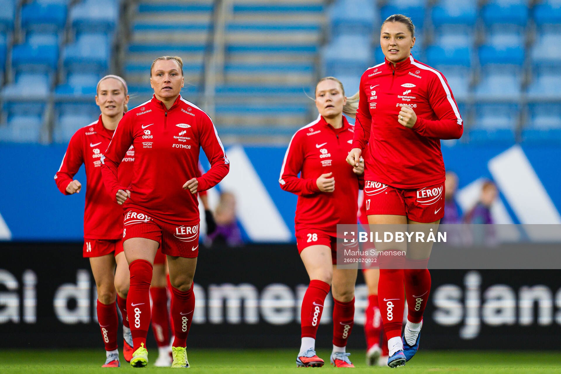 Karoline Haugland and Anna Nerland Aahjem of Brann warms up