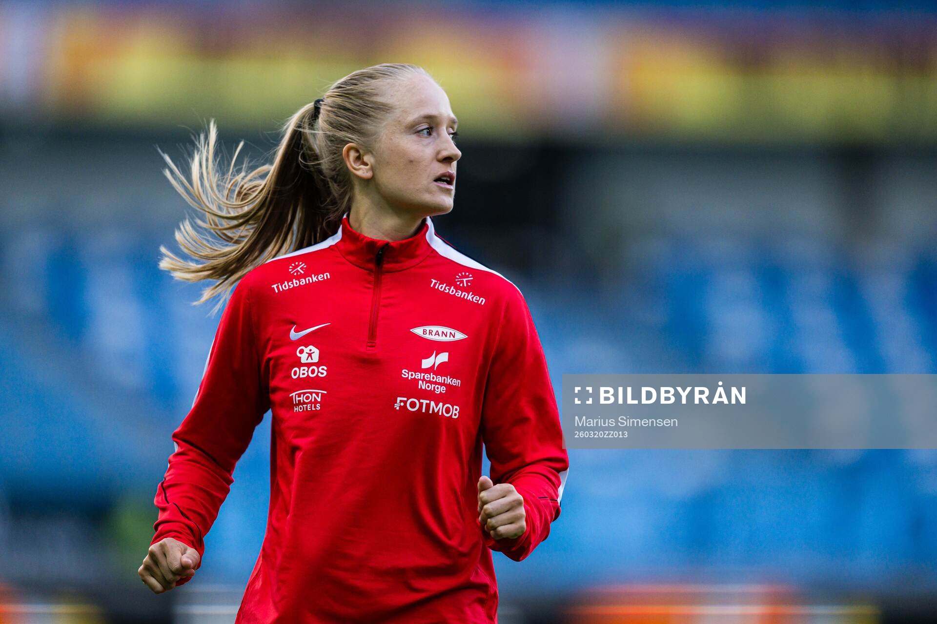 Amalie Eikeland of Brann warms up
