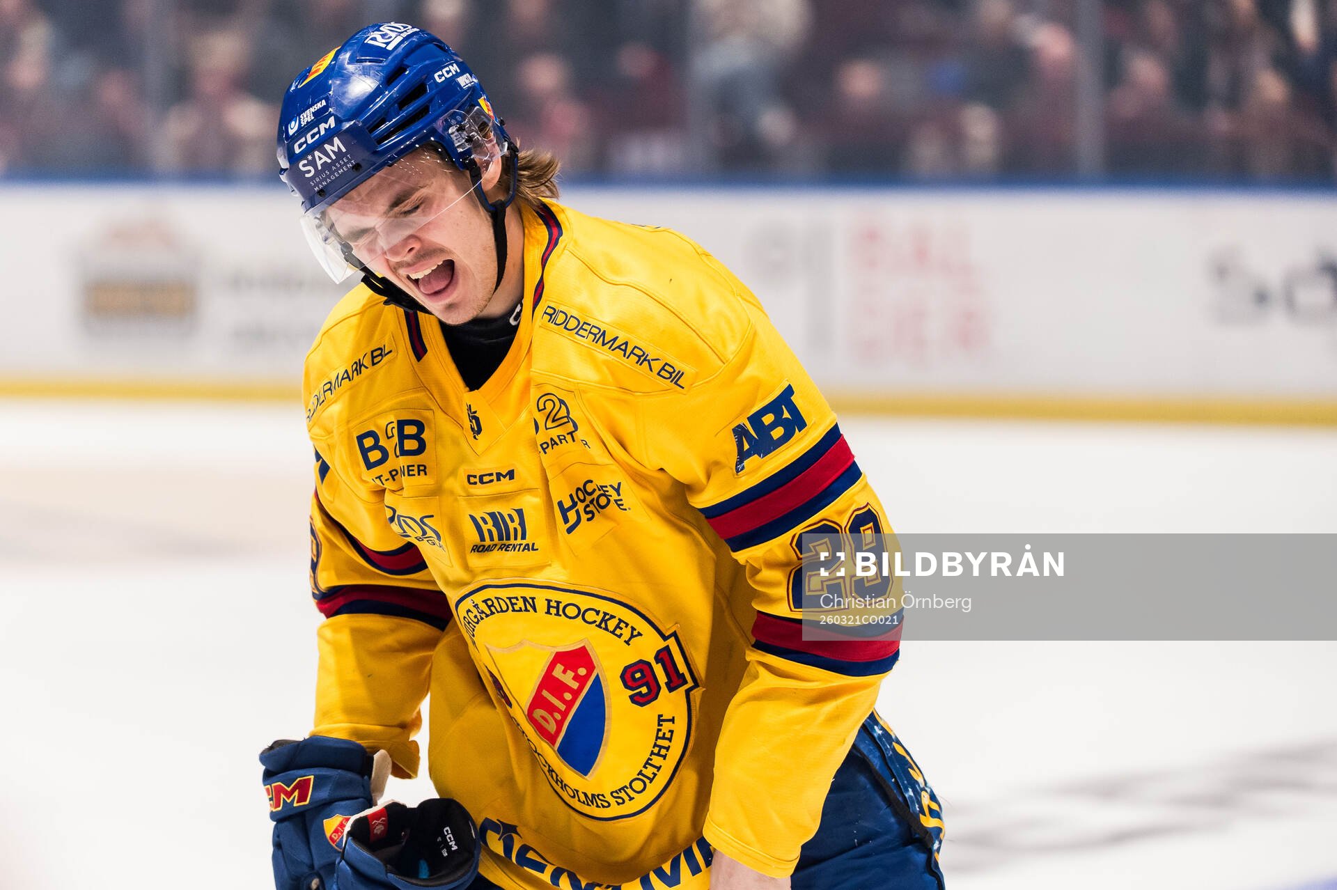 Djurgårdens Håvard Salsten grinar illa