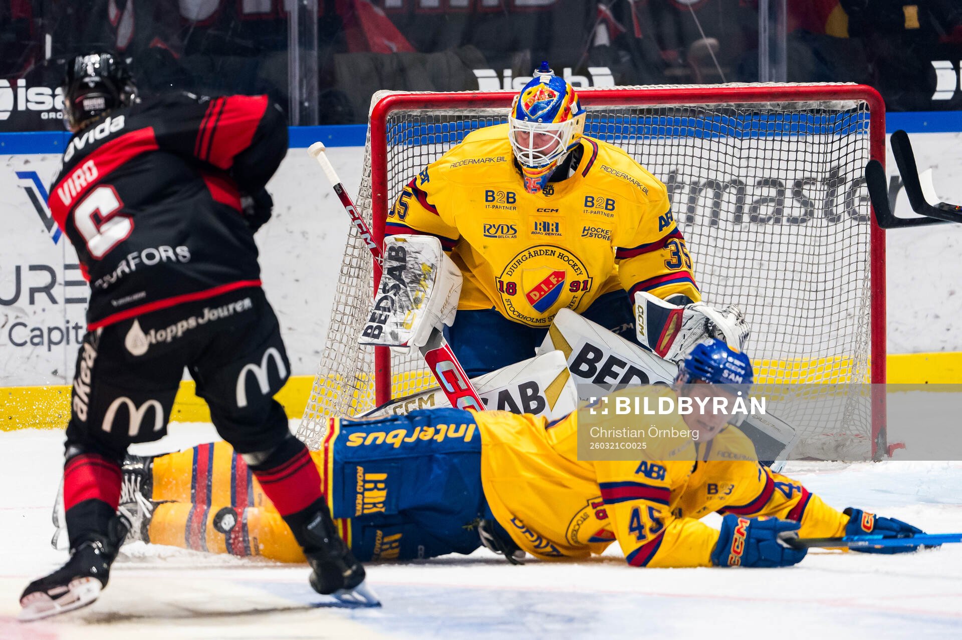 Malmö Redhawks Eemil Viro, Djurgårdens målvakt Magnus