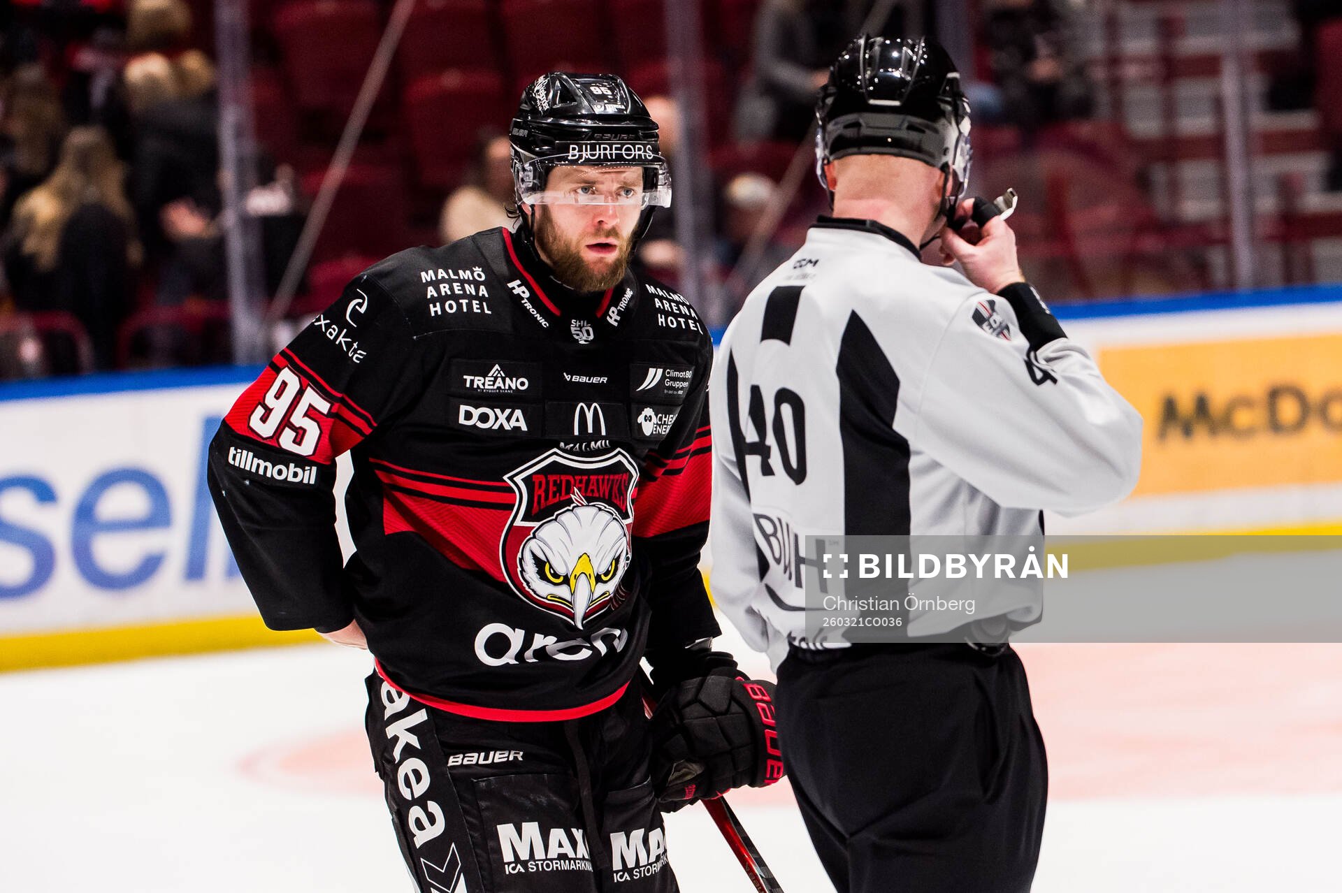 Malmö Redhawks Carl Persson utvisas
