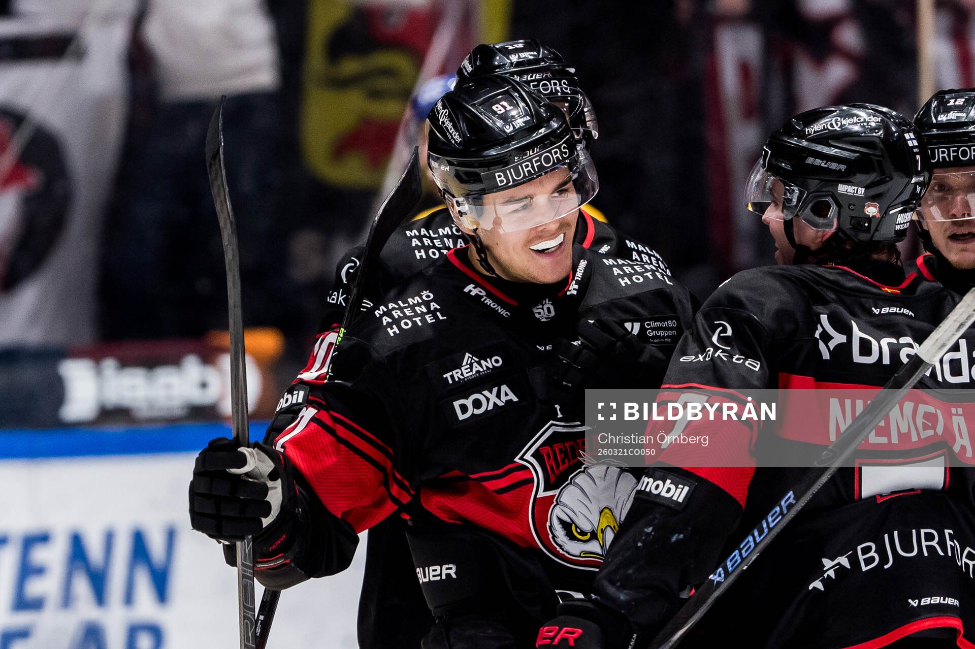 Malmö Redhawks Axel Sundberg jublar