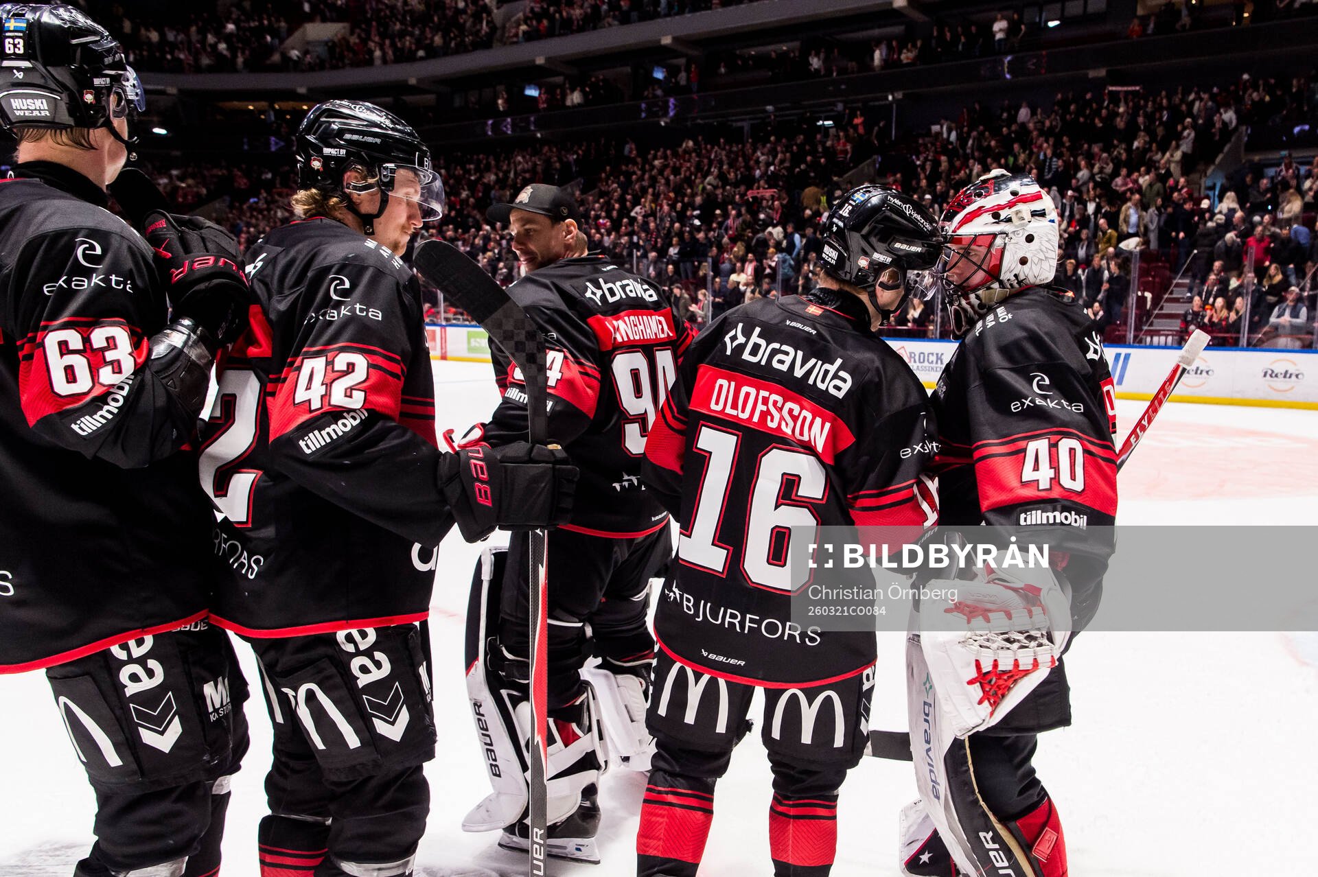 Malmö Redhawks Viktor Olofsson och målvakt Oskar Blomgren