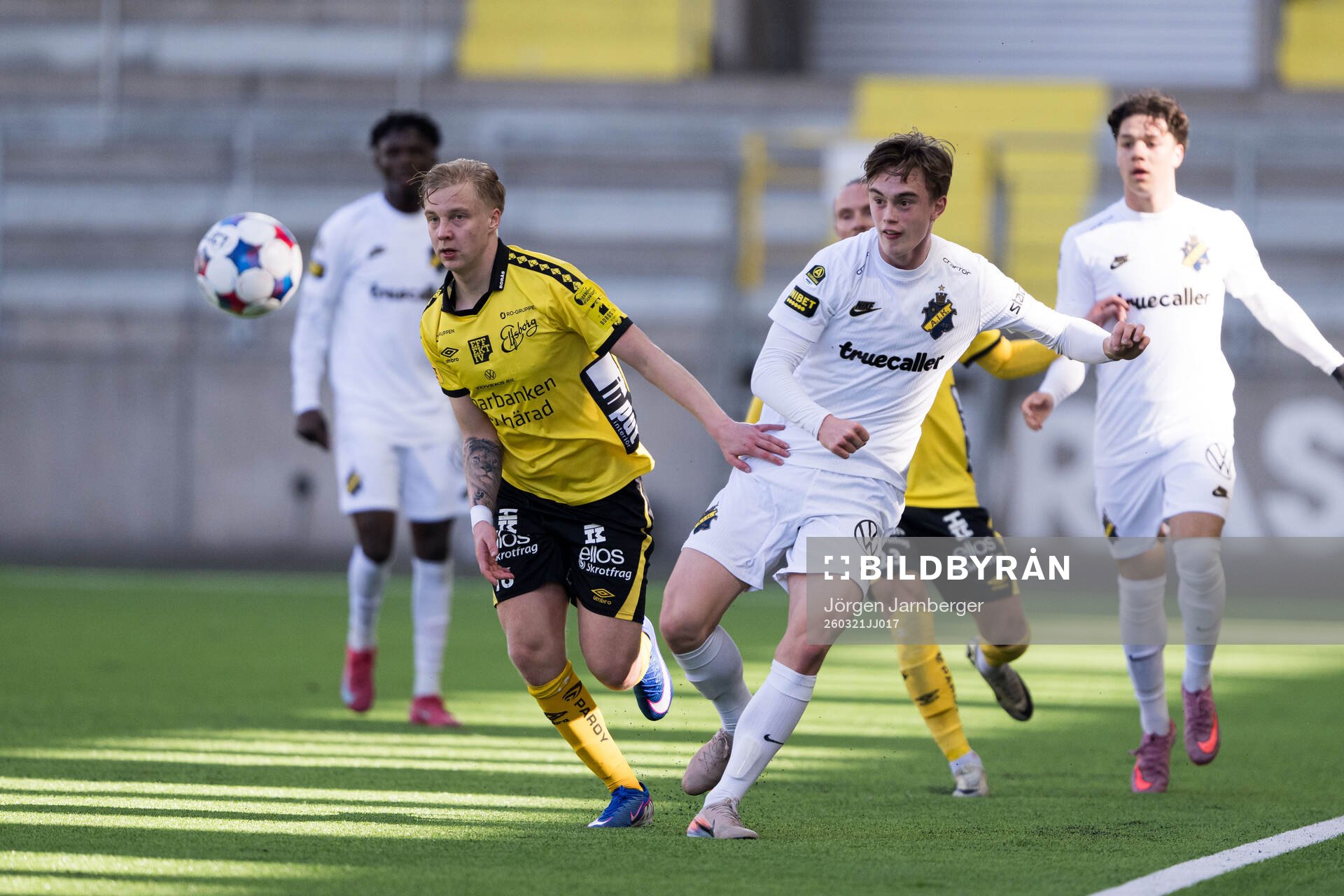 Elfsborgs Altti Hellemaa och AIKs Yannick Geiger