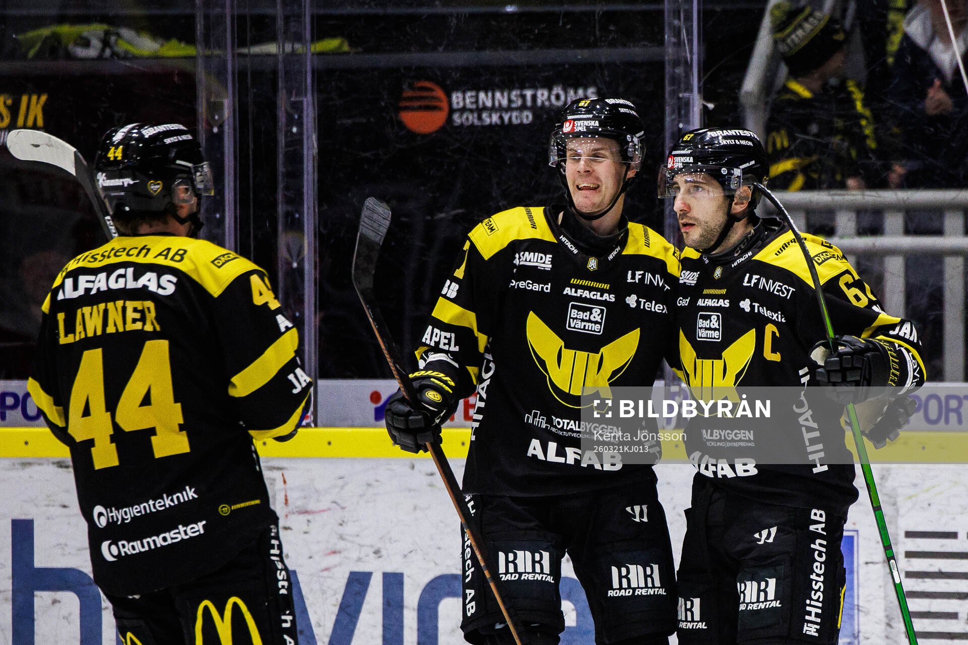 Västerås Konstantin Komarek jublar