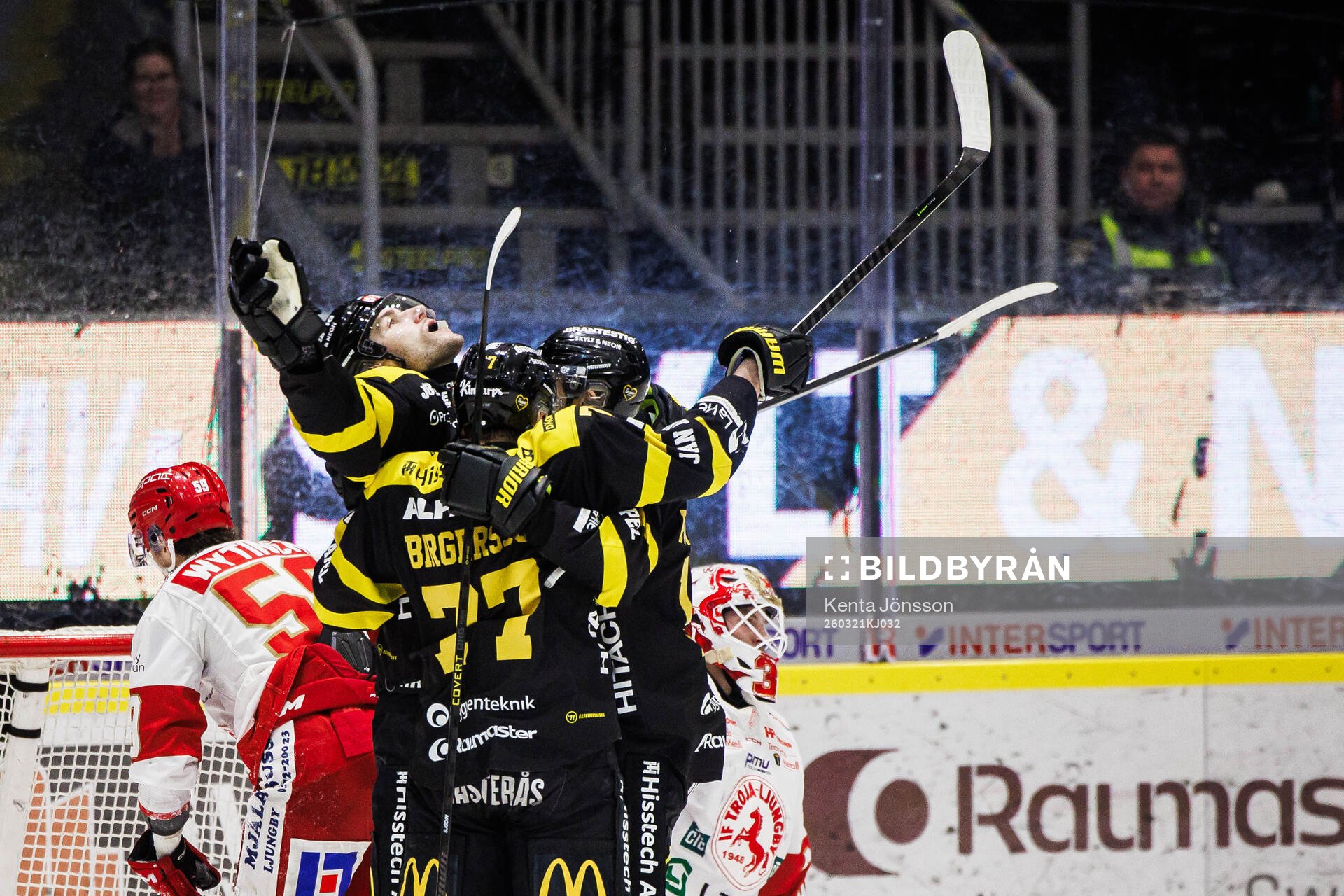 Västerås Viktor Johansson jublar