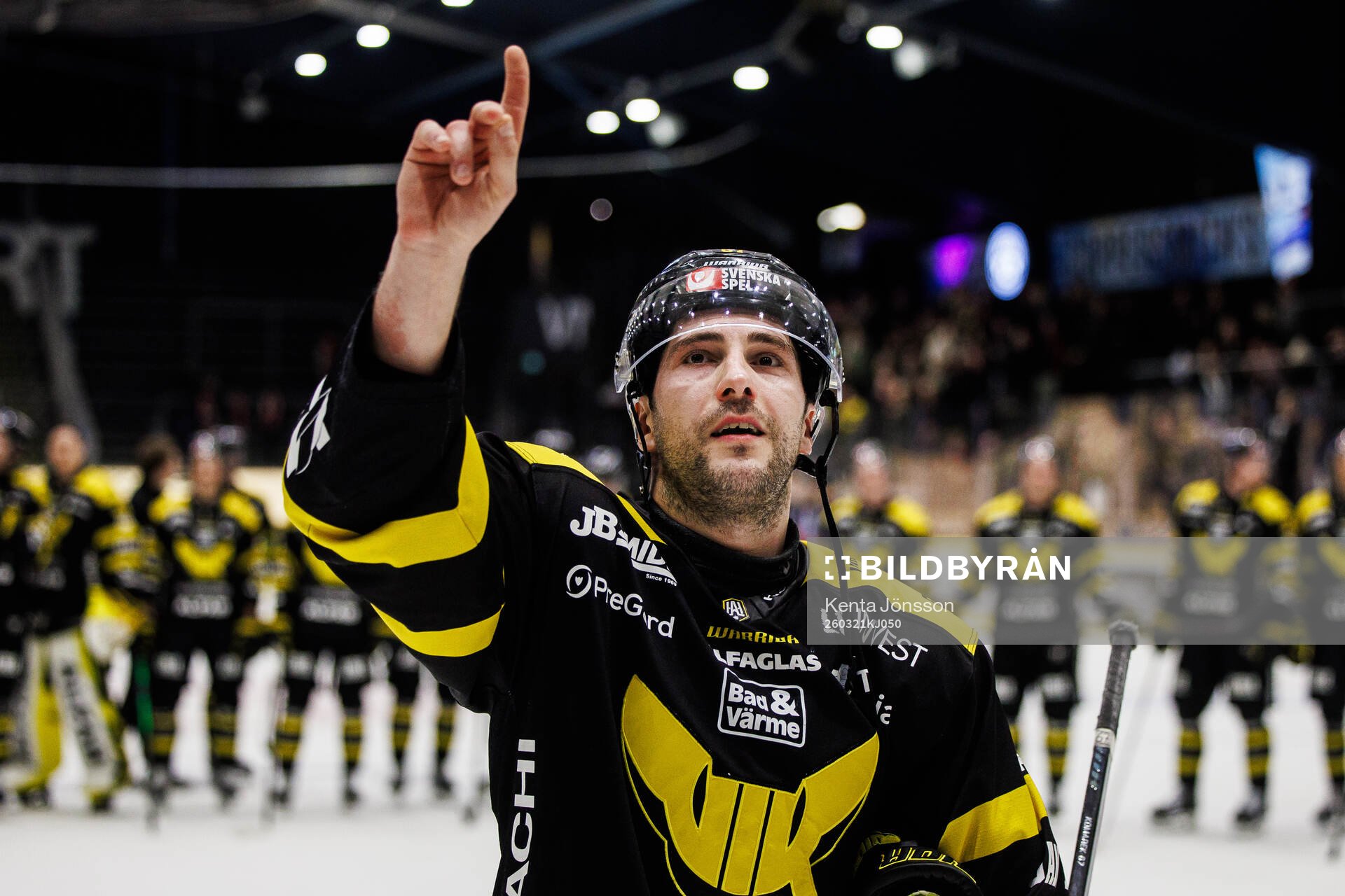 Västerås Konstantin Komarek jublar